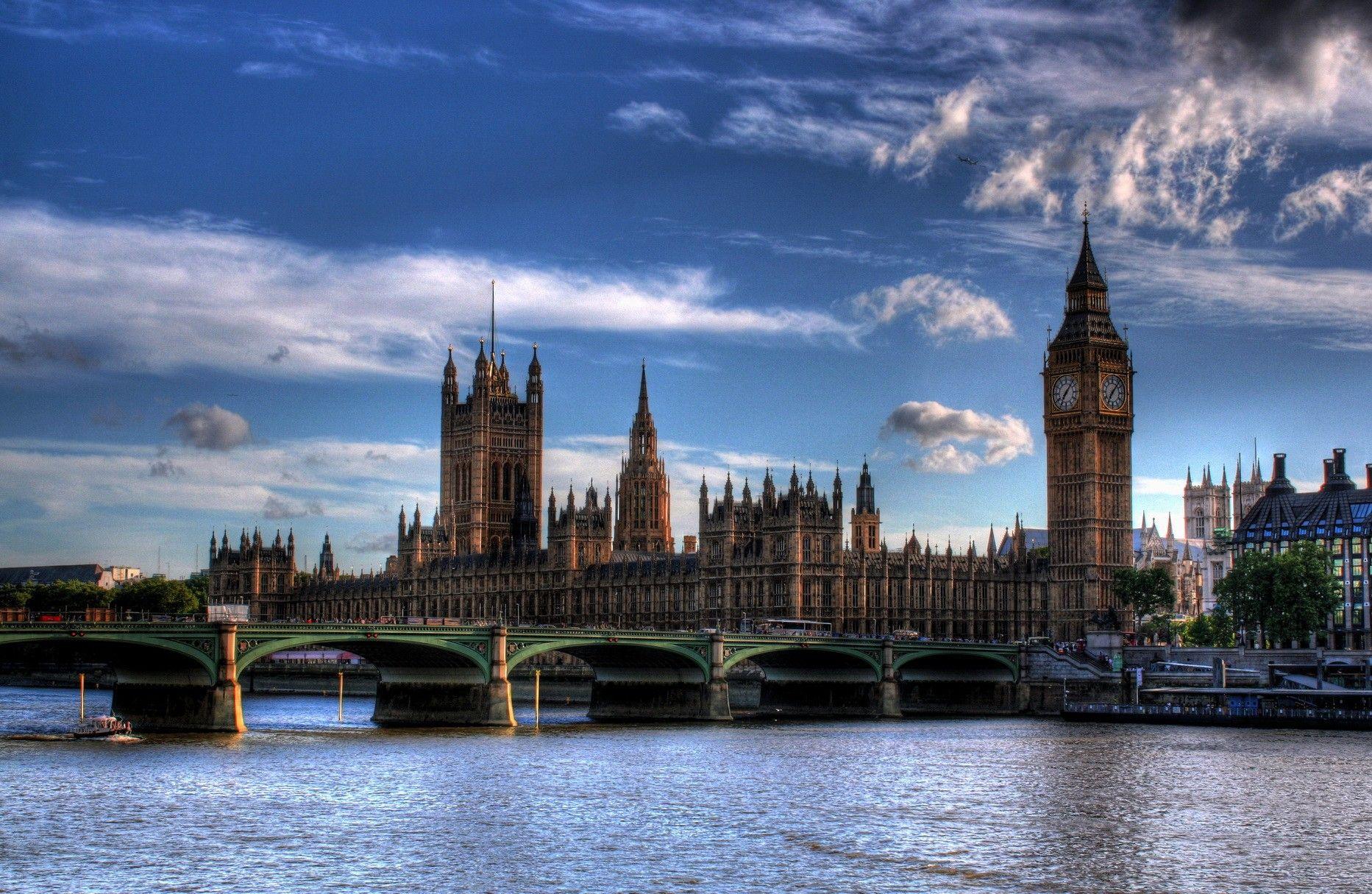 Sun 29 Nov CET 2015 London Desktop Wallpaper
