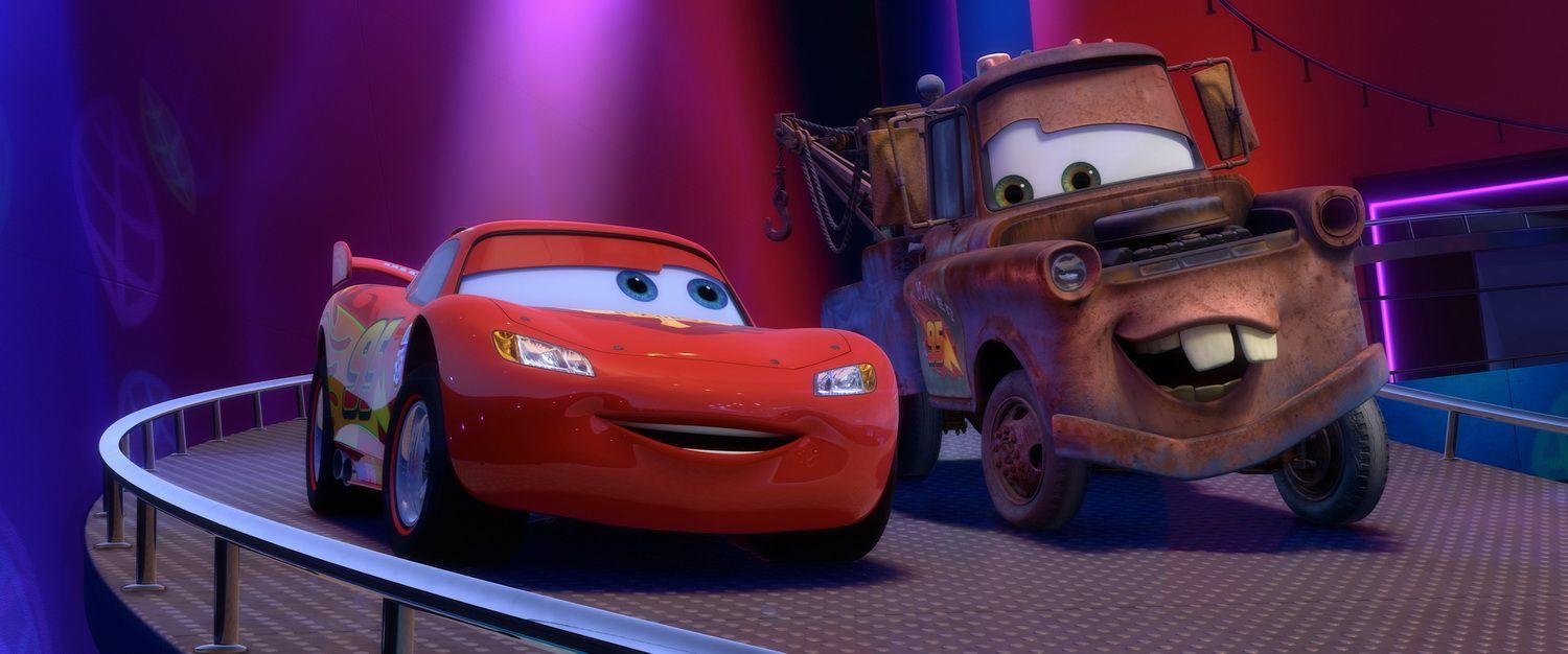 car uk new: Mater and Lightning McQueen 2 Character Wallpaper