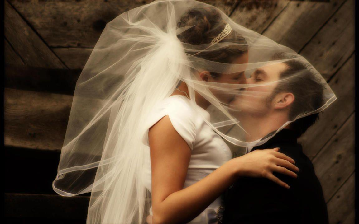 Bride And Groom Kissing Widescreen Wallpaper. Wide Wallpaper.NET