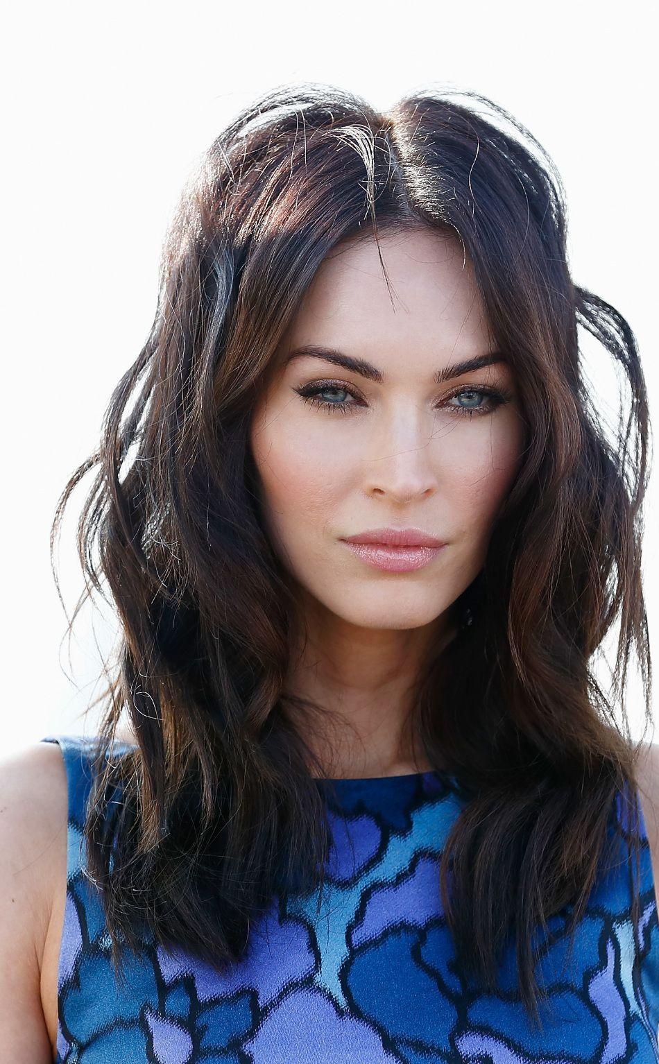 Download Megan Fox Elle 2017 950x1534 Resolution, HD 4K Wallpaper