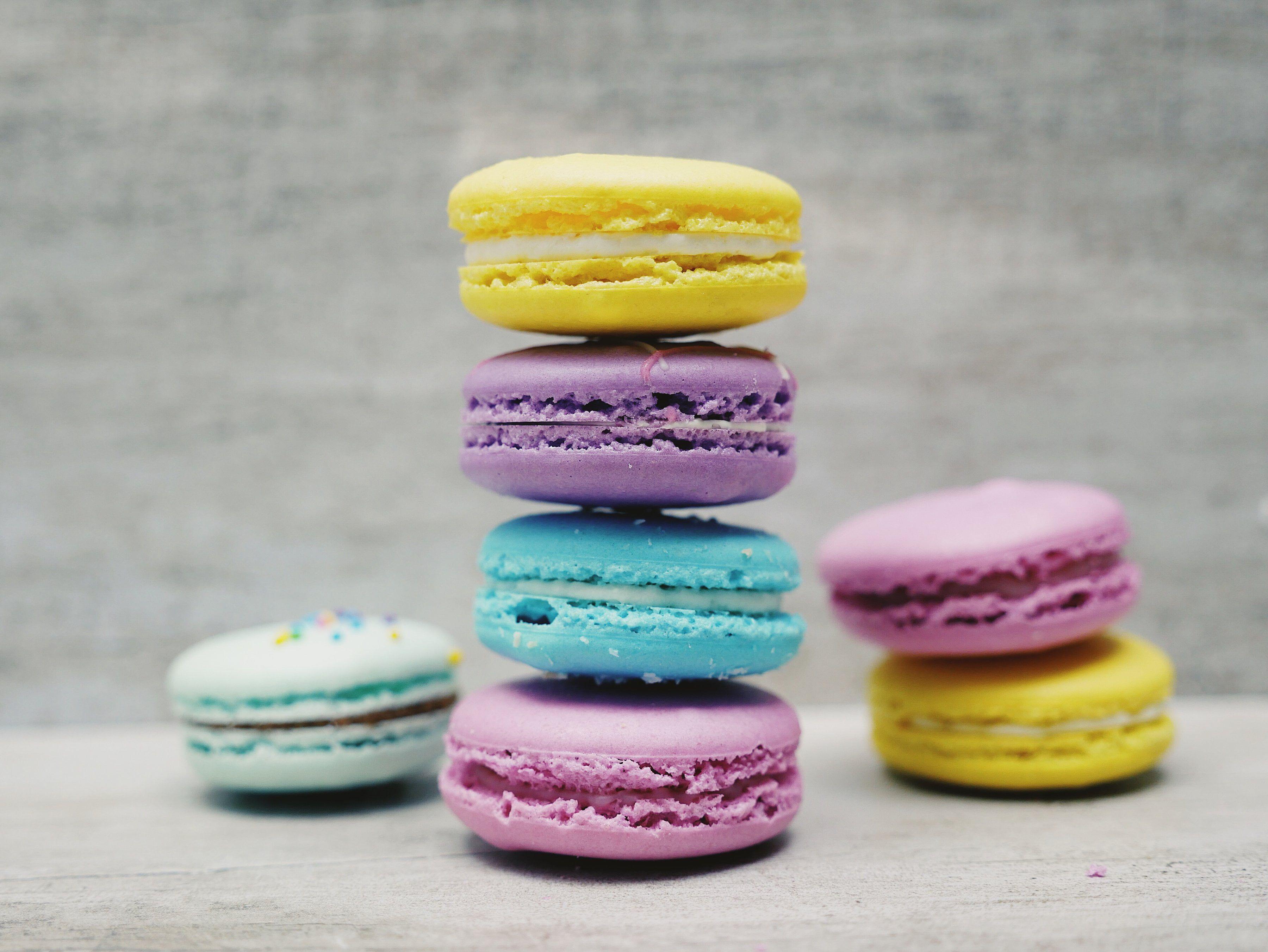 French macaroons, Almond biscuits, Macaron, Dessert HD wallpaper