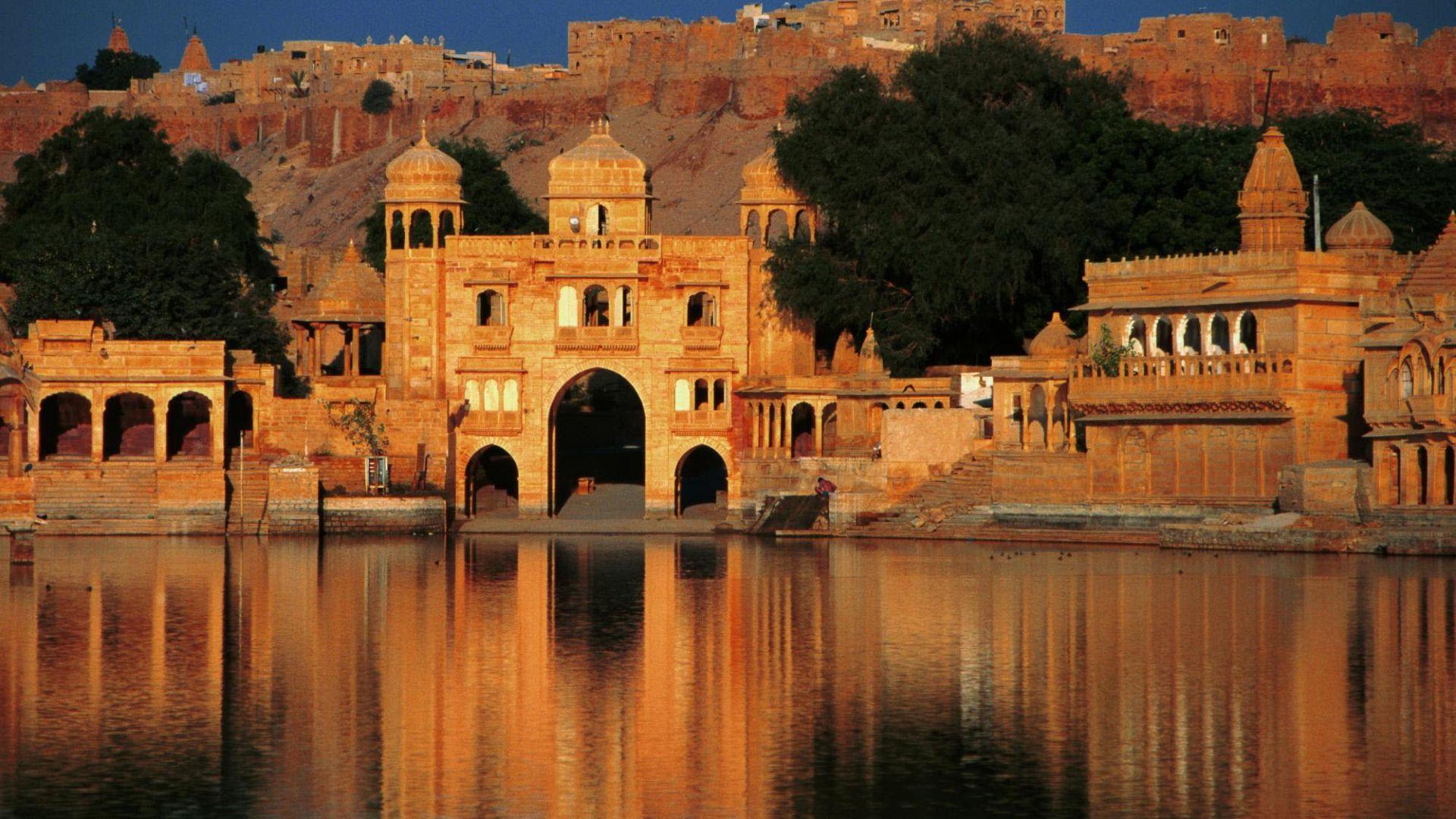 Download Wallpaper 1920x1080 india, structures, arches, water