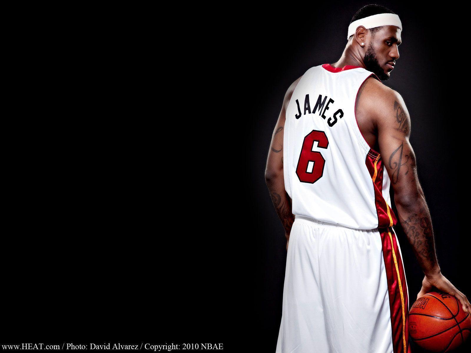 LeBron James Wallpapers - Top 45 Best Lebron James Wallpapers [ HQ ]