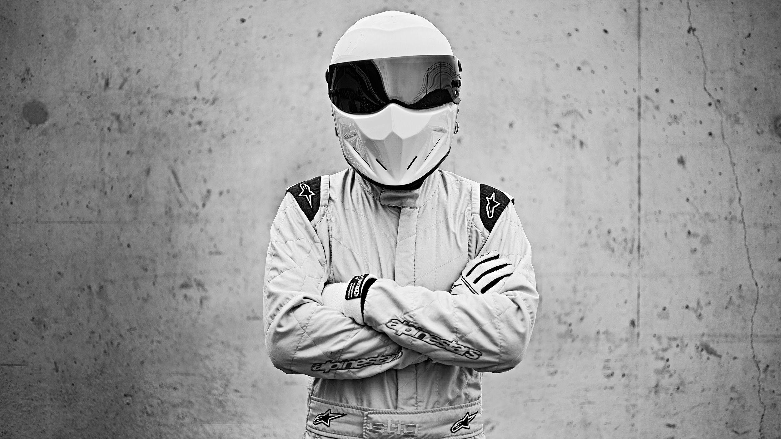 Filming Top Gear from the Perspective of The Stig. The Black and Blue