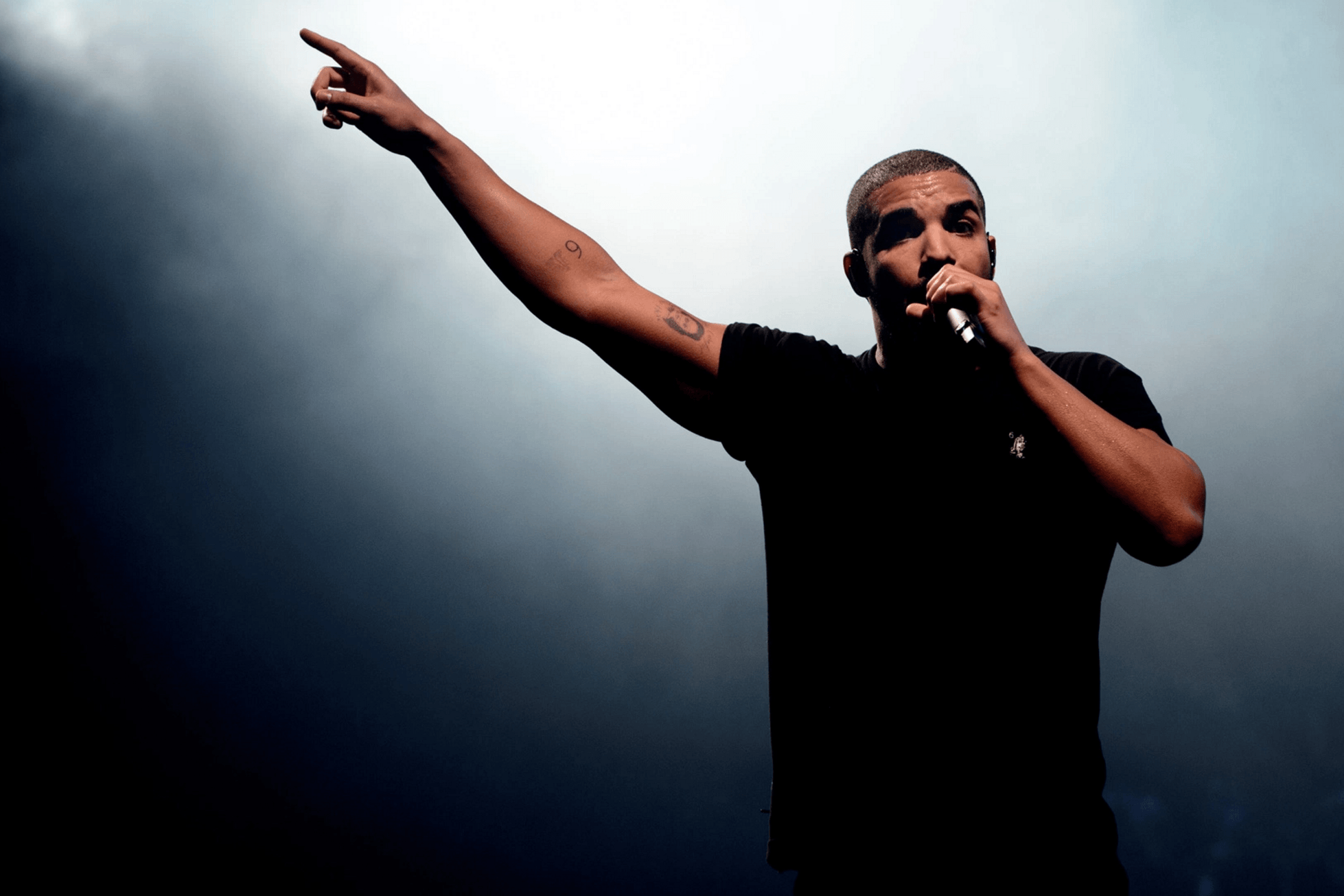 Drake Sweeps the 2016 Much Music Video Awards
