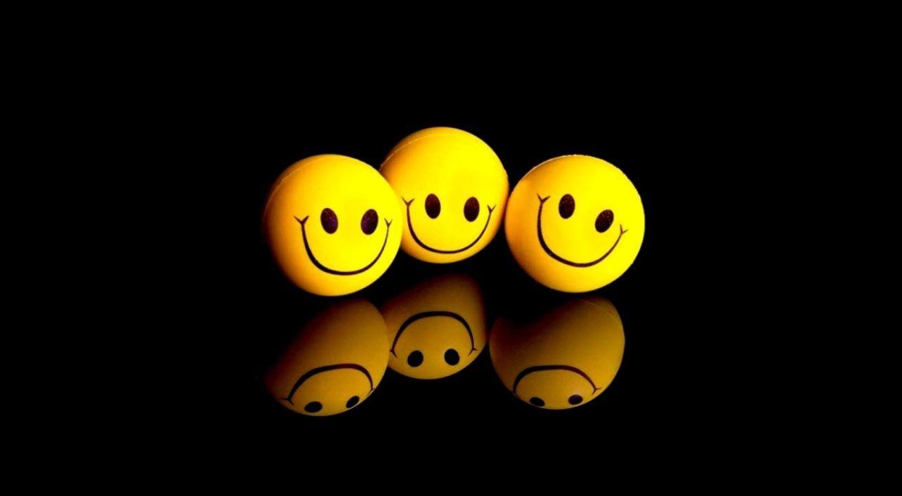 Smileys Wallpaper For Desktop