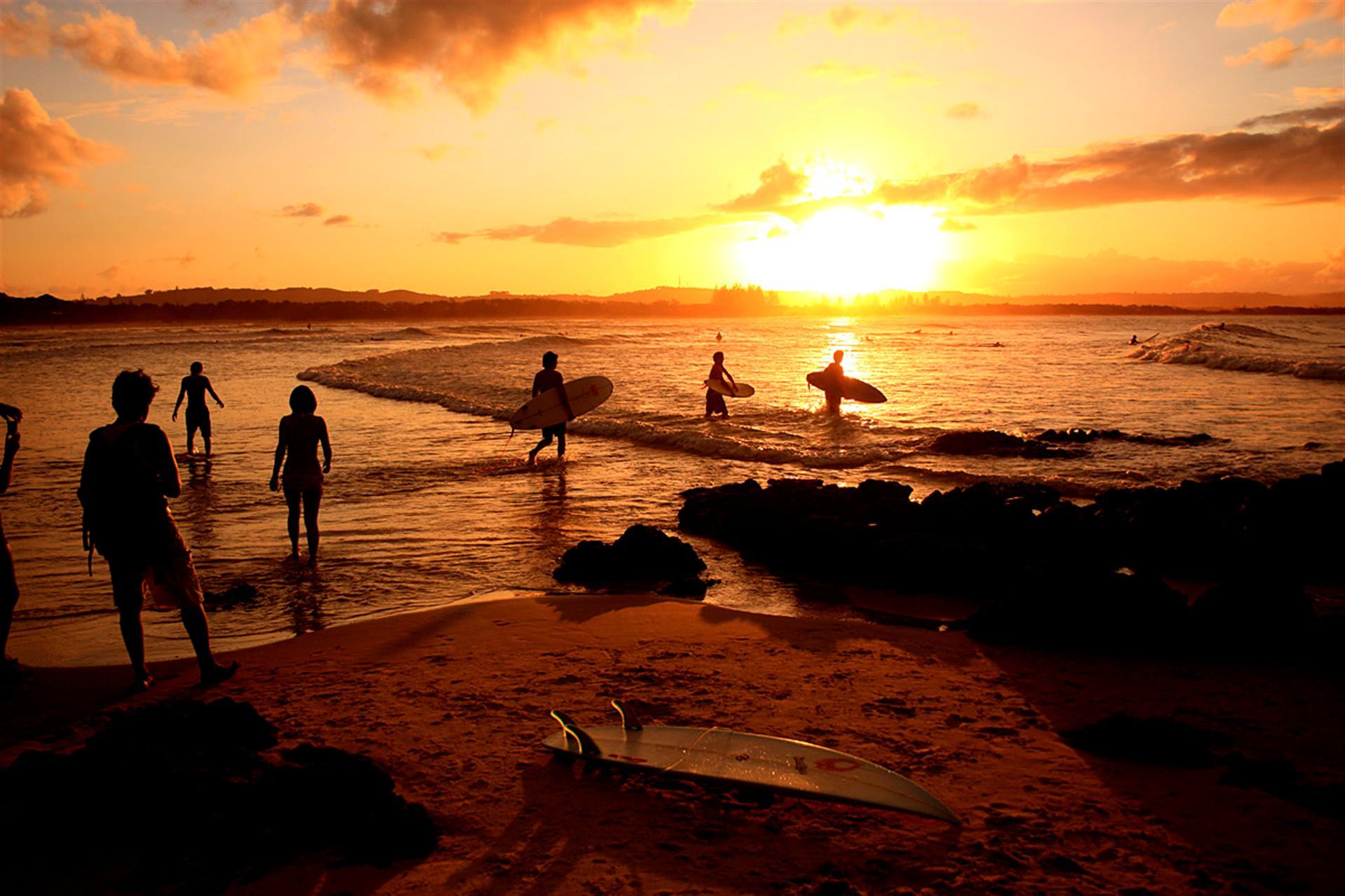 Download Free Surf Beach Background