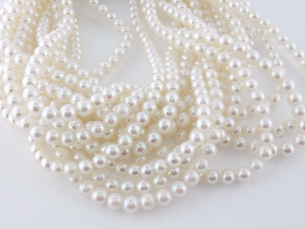 Pearls Wallpaper