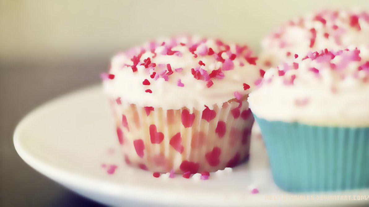 Download HD Love Cupcake Wallpaper for your Desktop, iPhone and Android