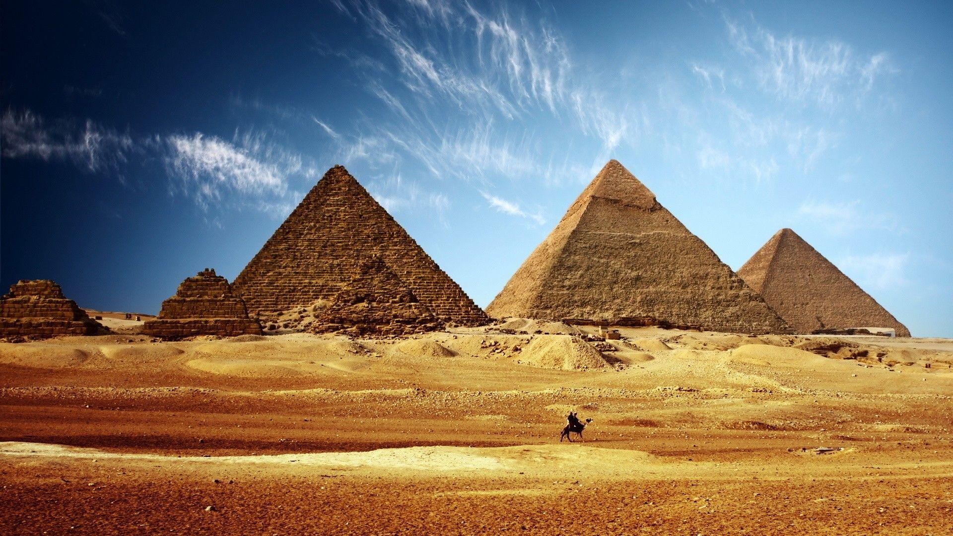 Daily Wallpaper: Pyramids of Egypt. I Like To Waste My Time