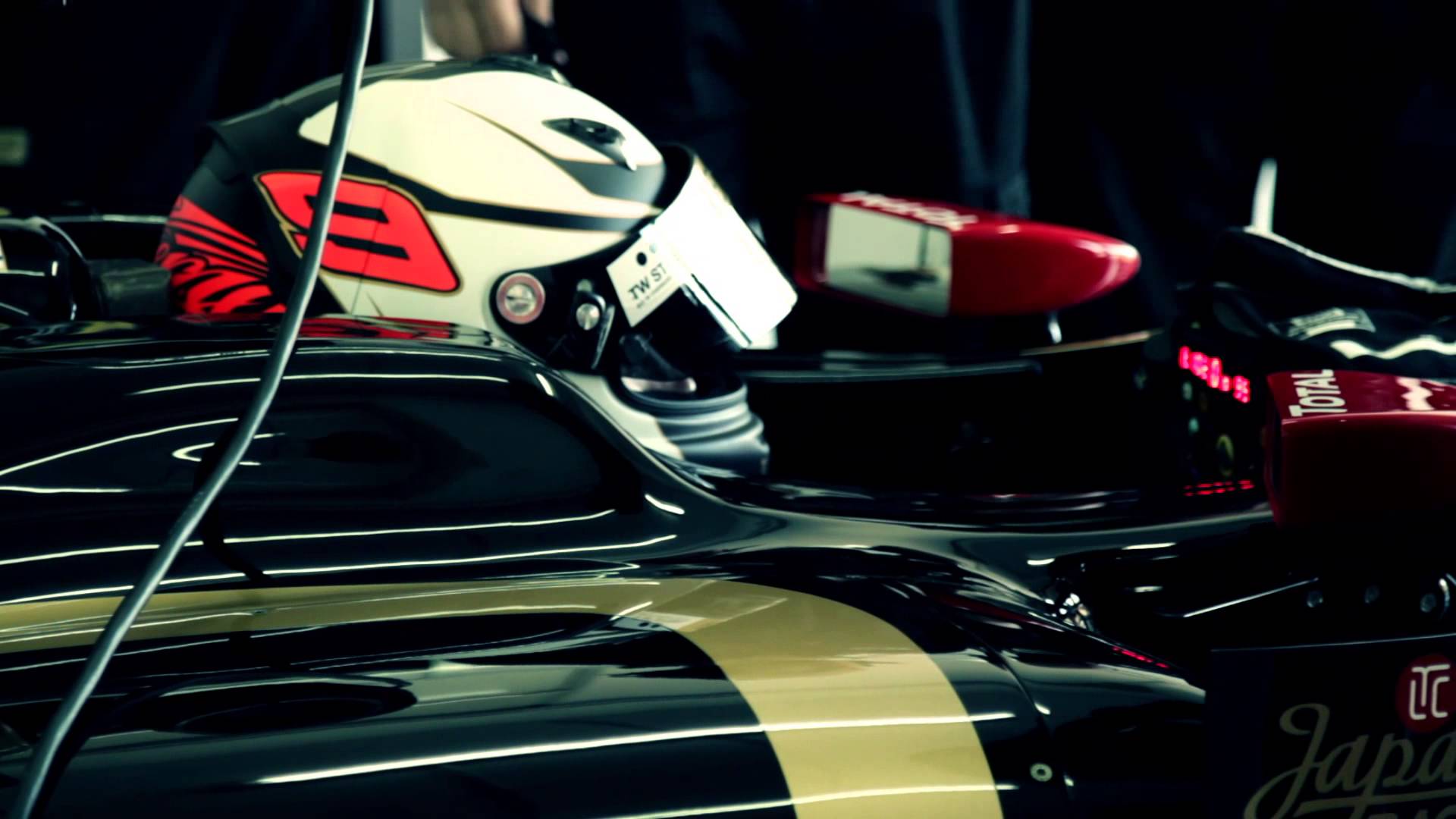 One team, one commitment; Lotus F1 Team and Kimi Räikkönen reveal