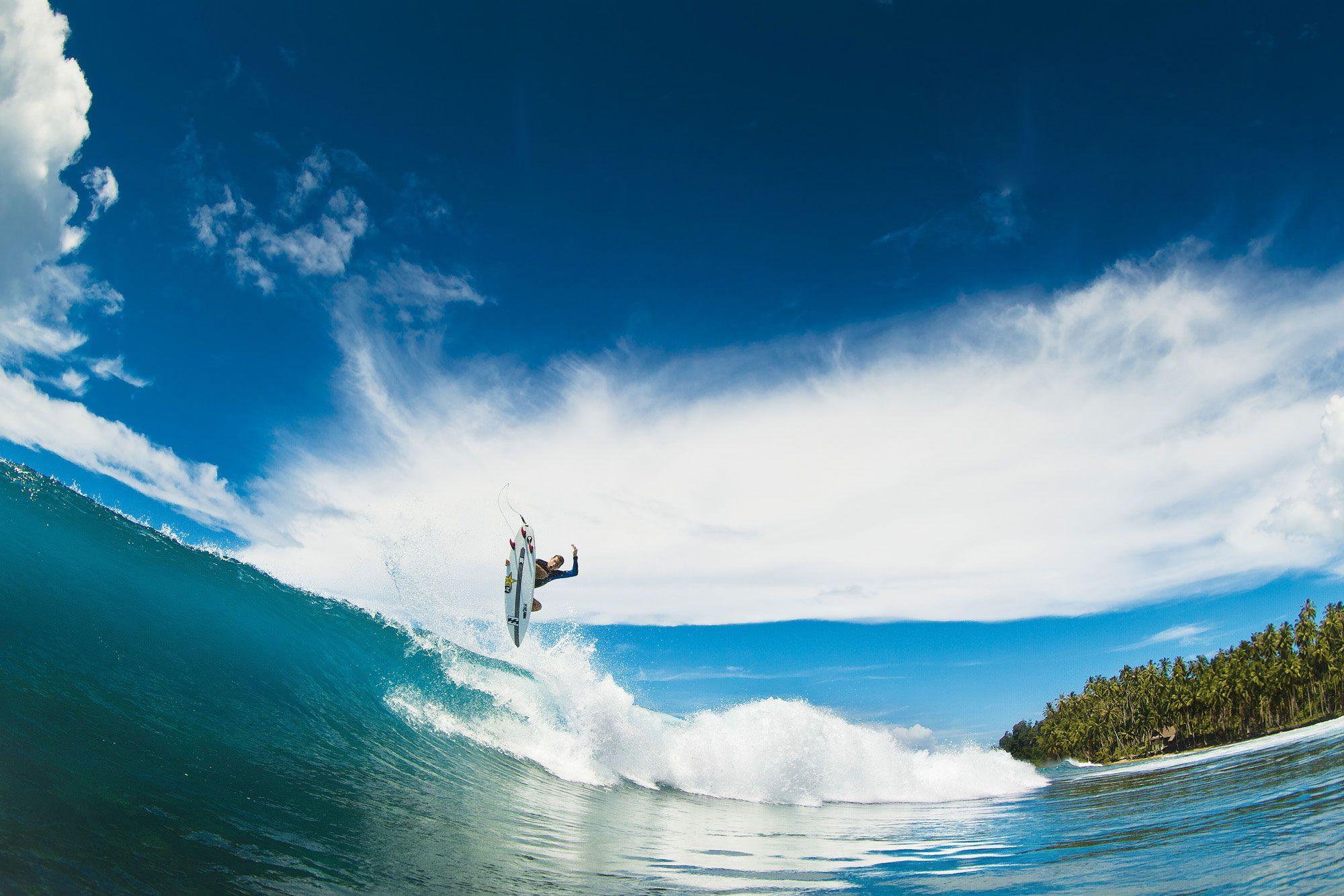 Free HD Surfing Wallpaper