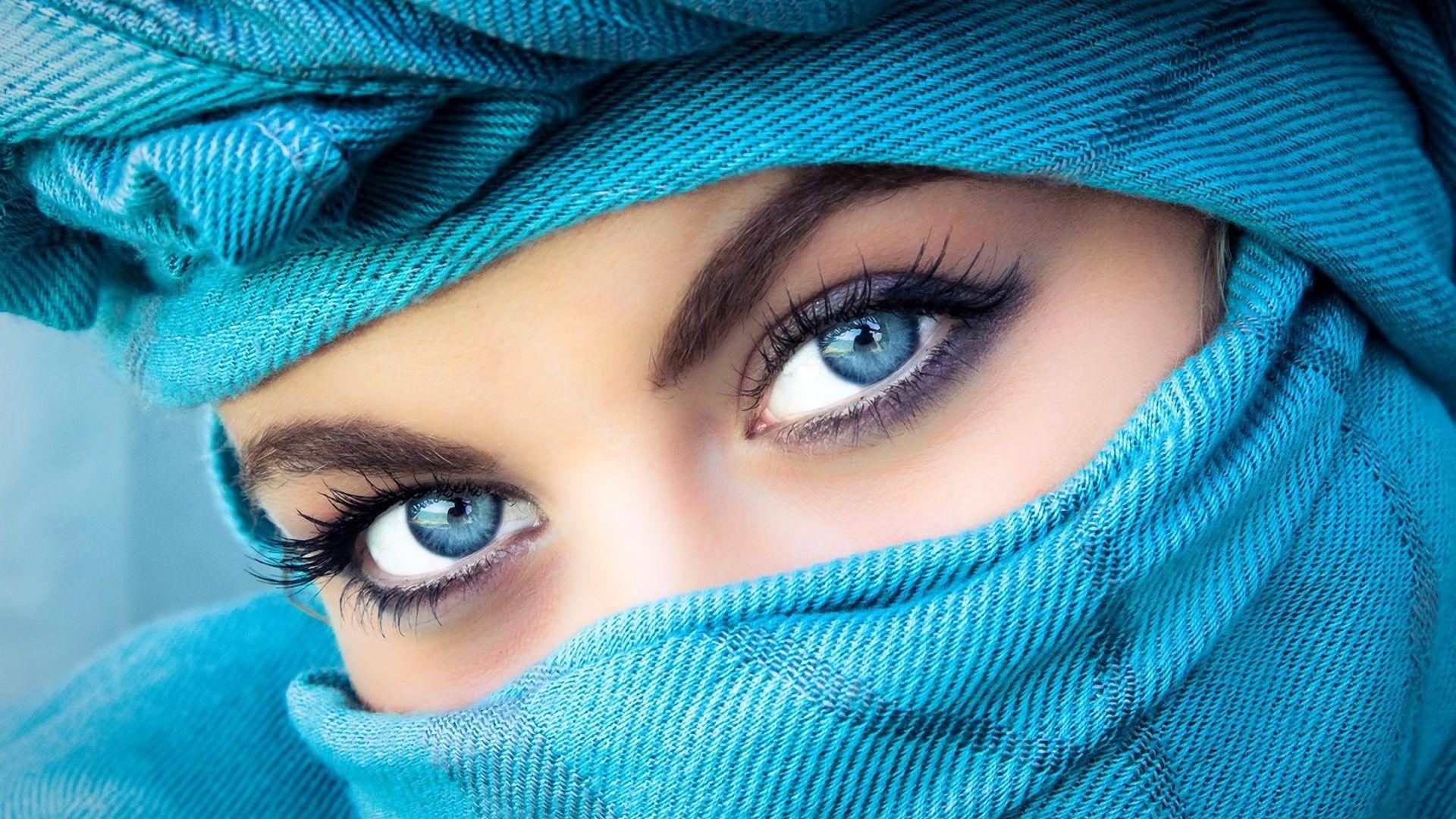 Beautiful Blue Eyes Wallpaper