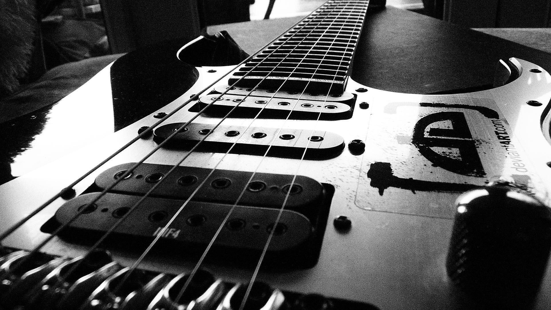 Ibanez Super Strat B&W. Music. Guitars, Ibanez