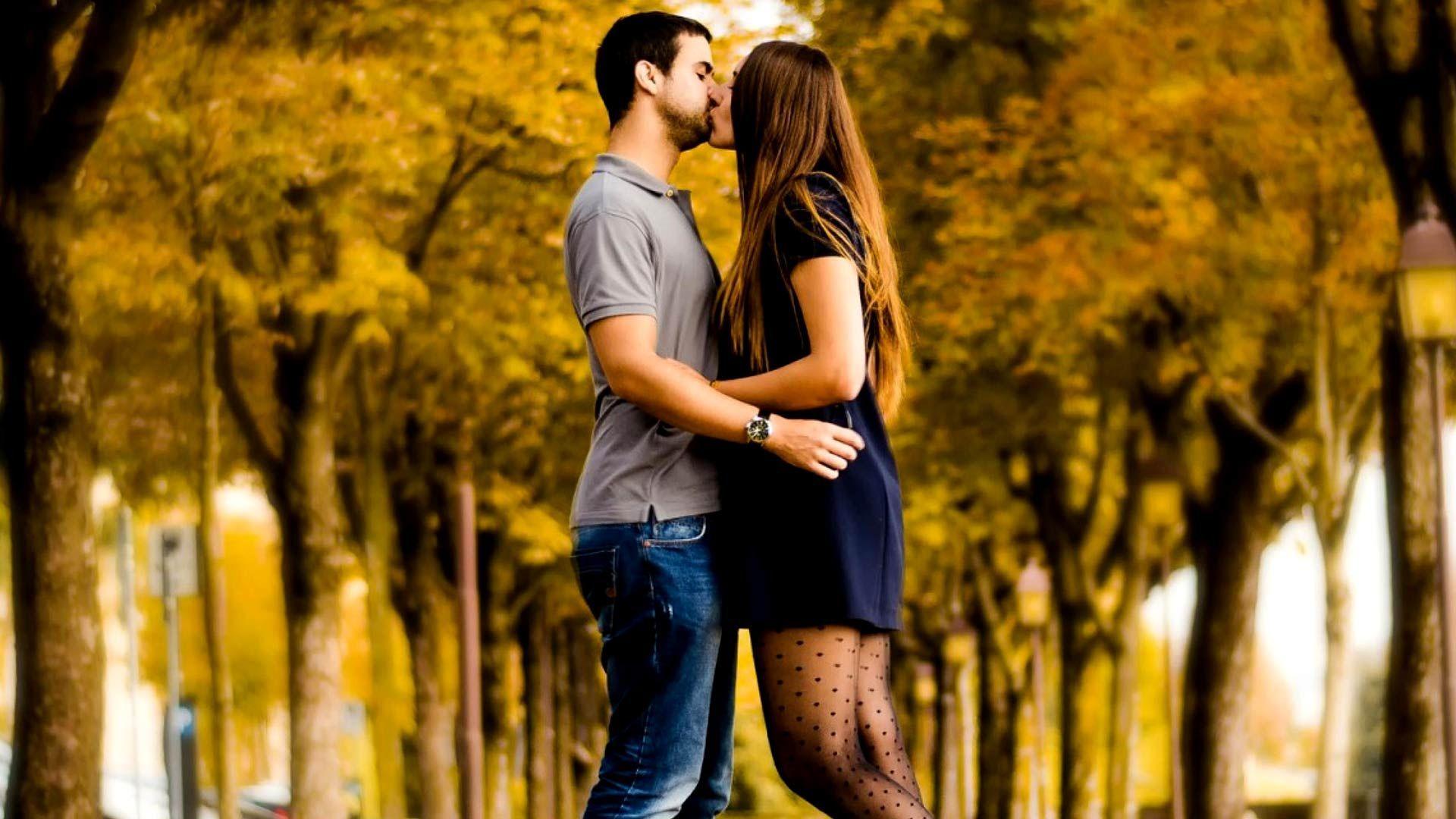 Love And Kiss Image wallpaper HD. wallpaper. Kiss