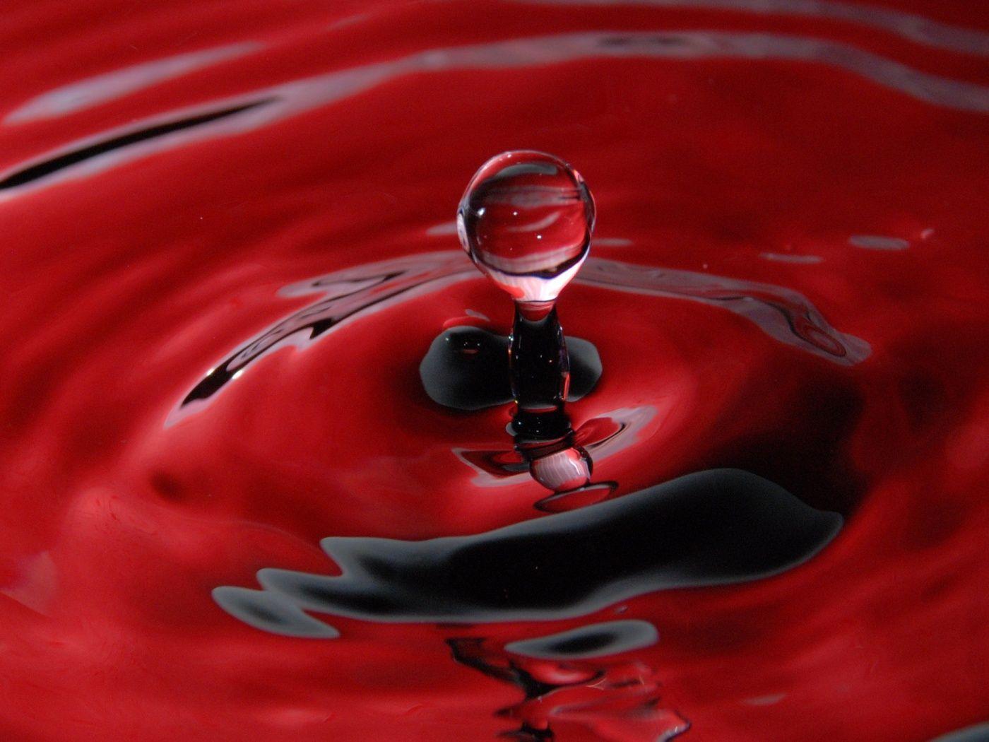 red. red water 1400x1050 wallpaper download. Drop Dead