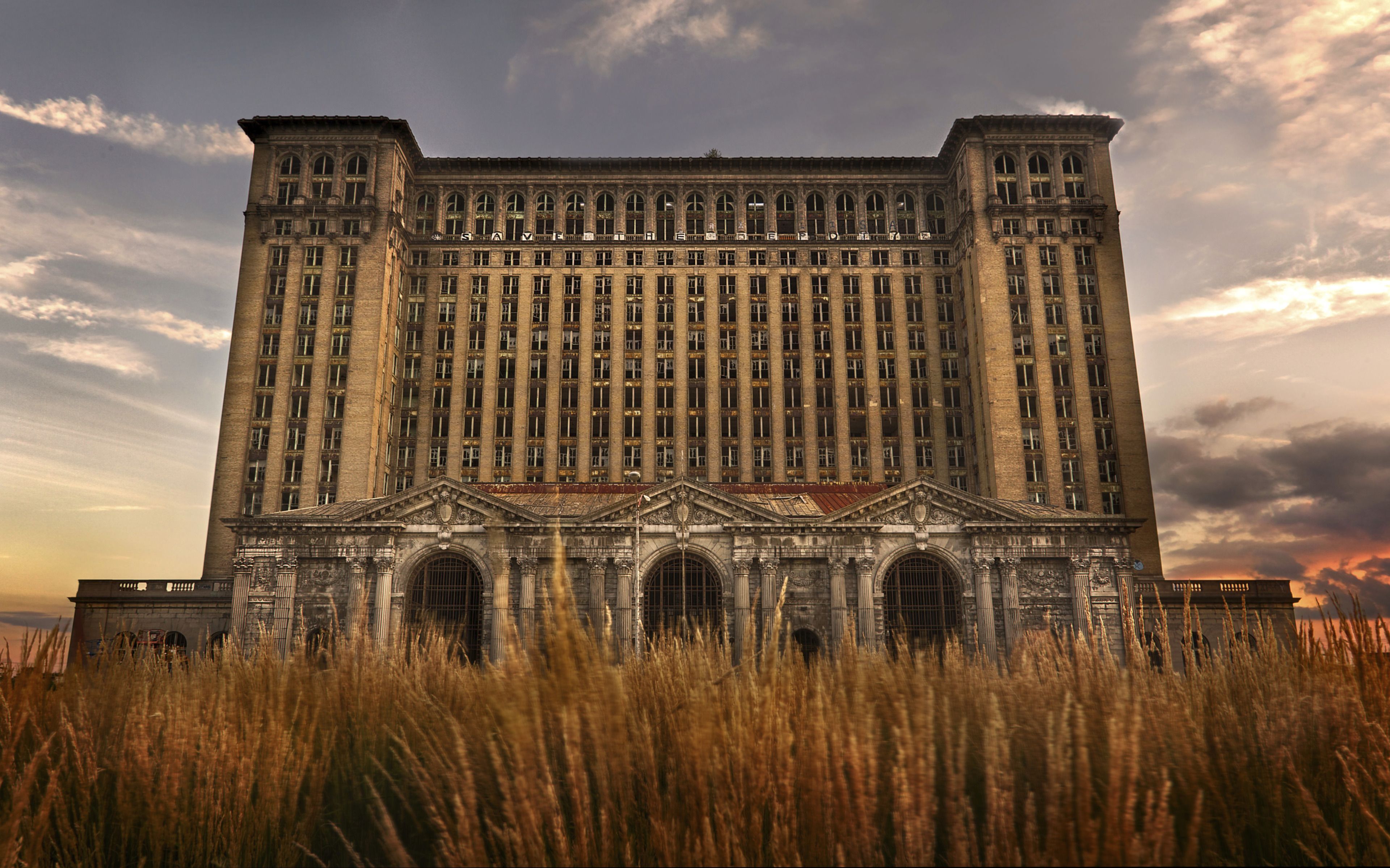 Michigan Central Depot, Detroit widescreen wallpaper. Wide