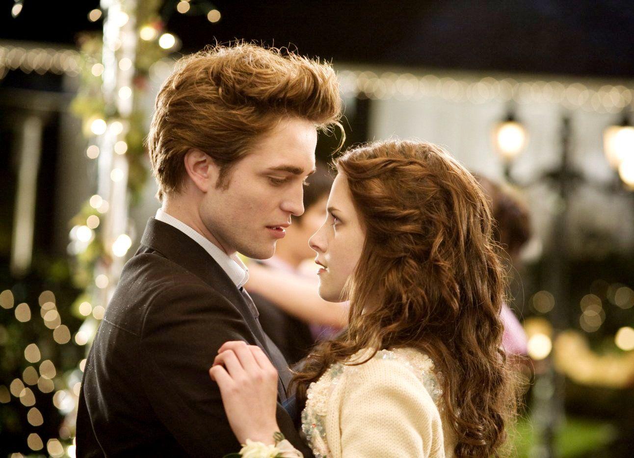 Robert Pattinson & Kristen Stewart Twilight Image. Beautiful