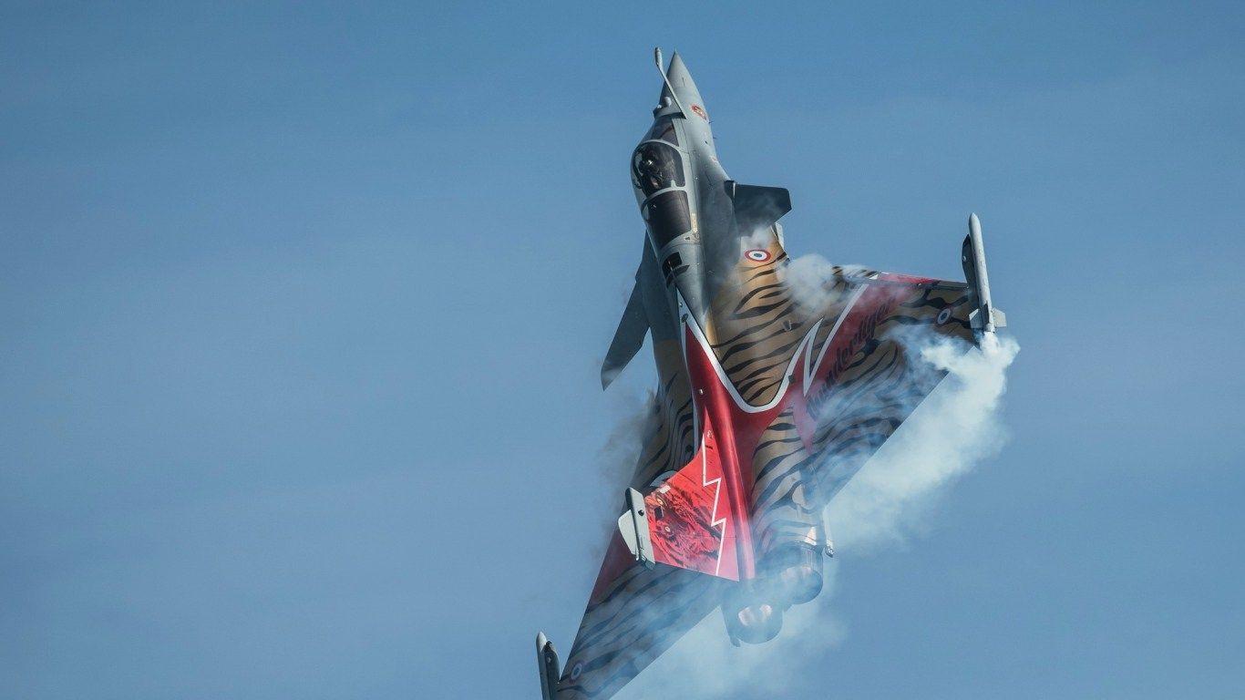 HD Background Dassault Rafale Tiger Indian Air Force Stunt Air Show