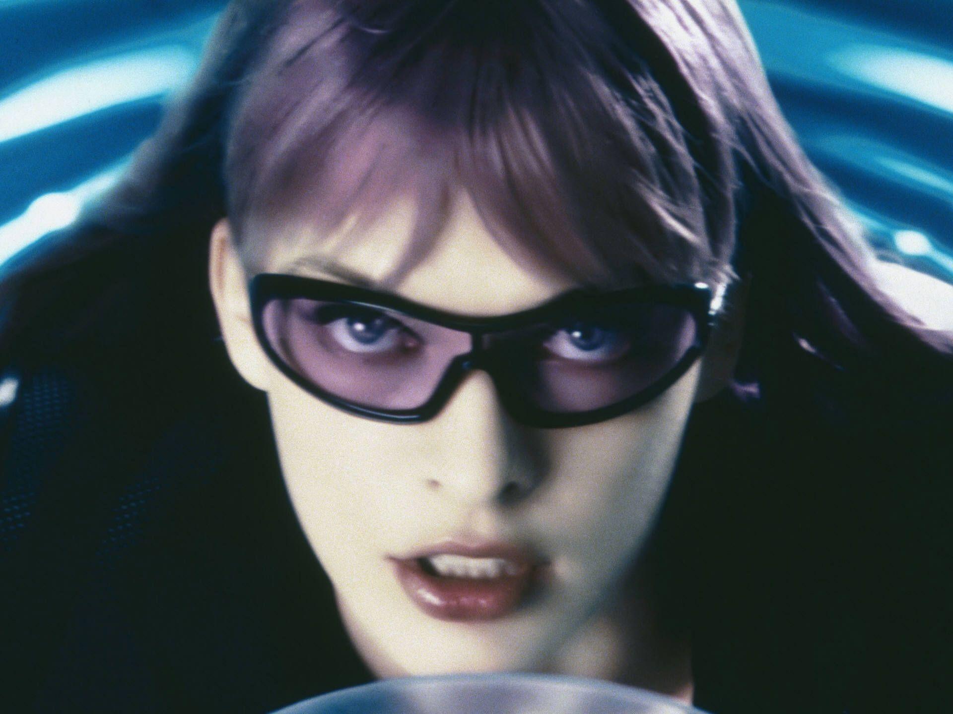 actress, Ultraviolet, Milla Jovovich Wallpaper / WallpaperJam.com