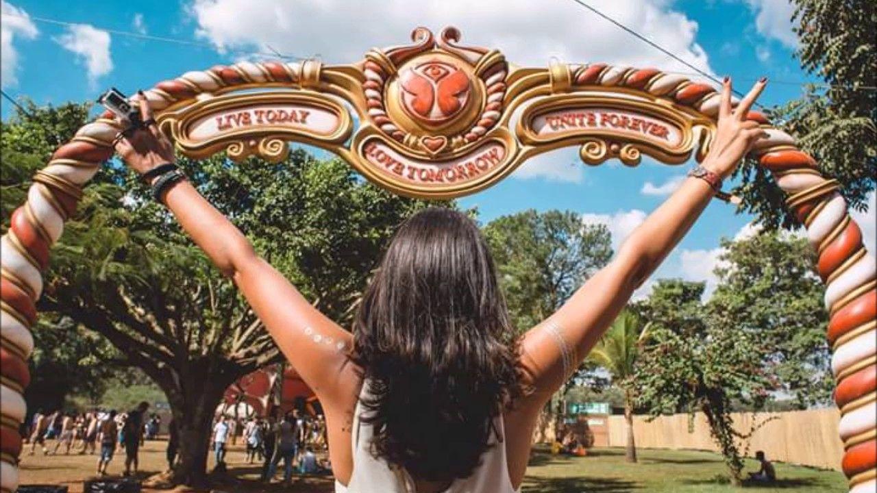 TOMORROWLAND HD WALLPAPERS 2017 (WITH DOWNLOAD LINK)