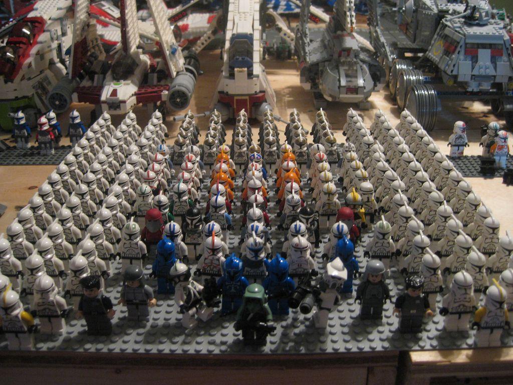 lego star wars clone army. the reason i colllect a clone ar