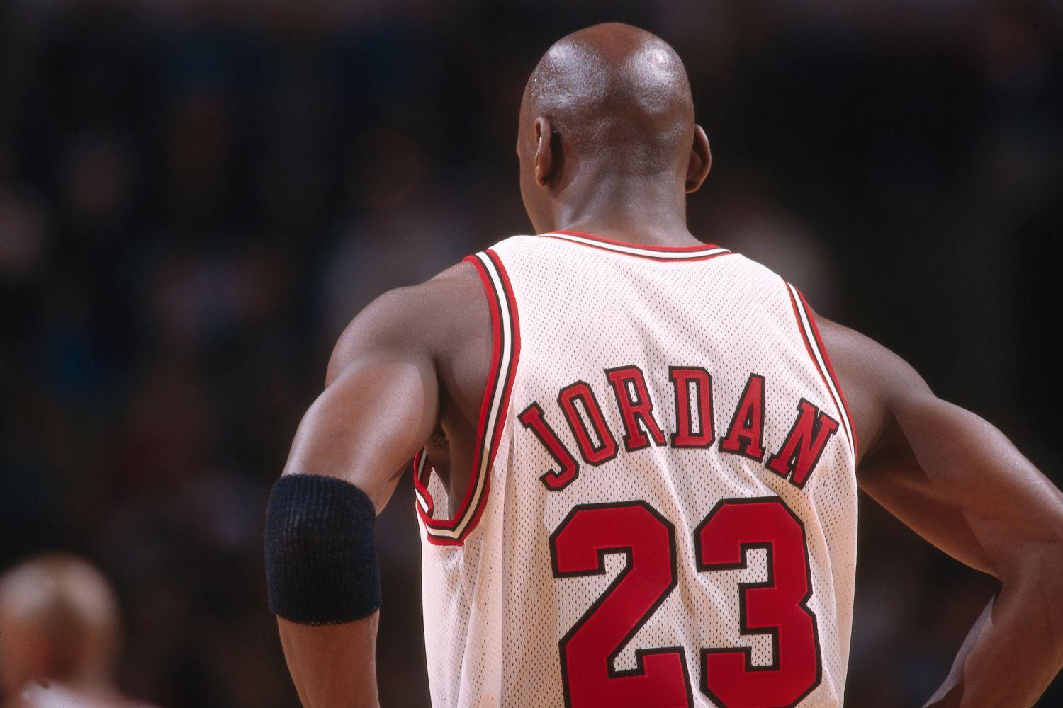 Report: Michael Jordan Bulls Jersey Sold For $173K At Auction " CBS.