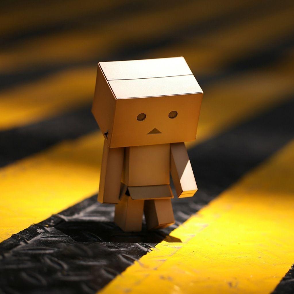 Wallpaper Cute Little Danbo Card Box Robot for iPad. ♥♥Wallpaper