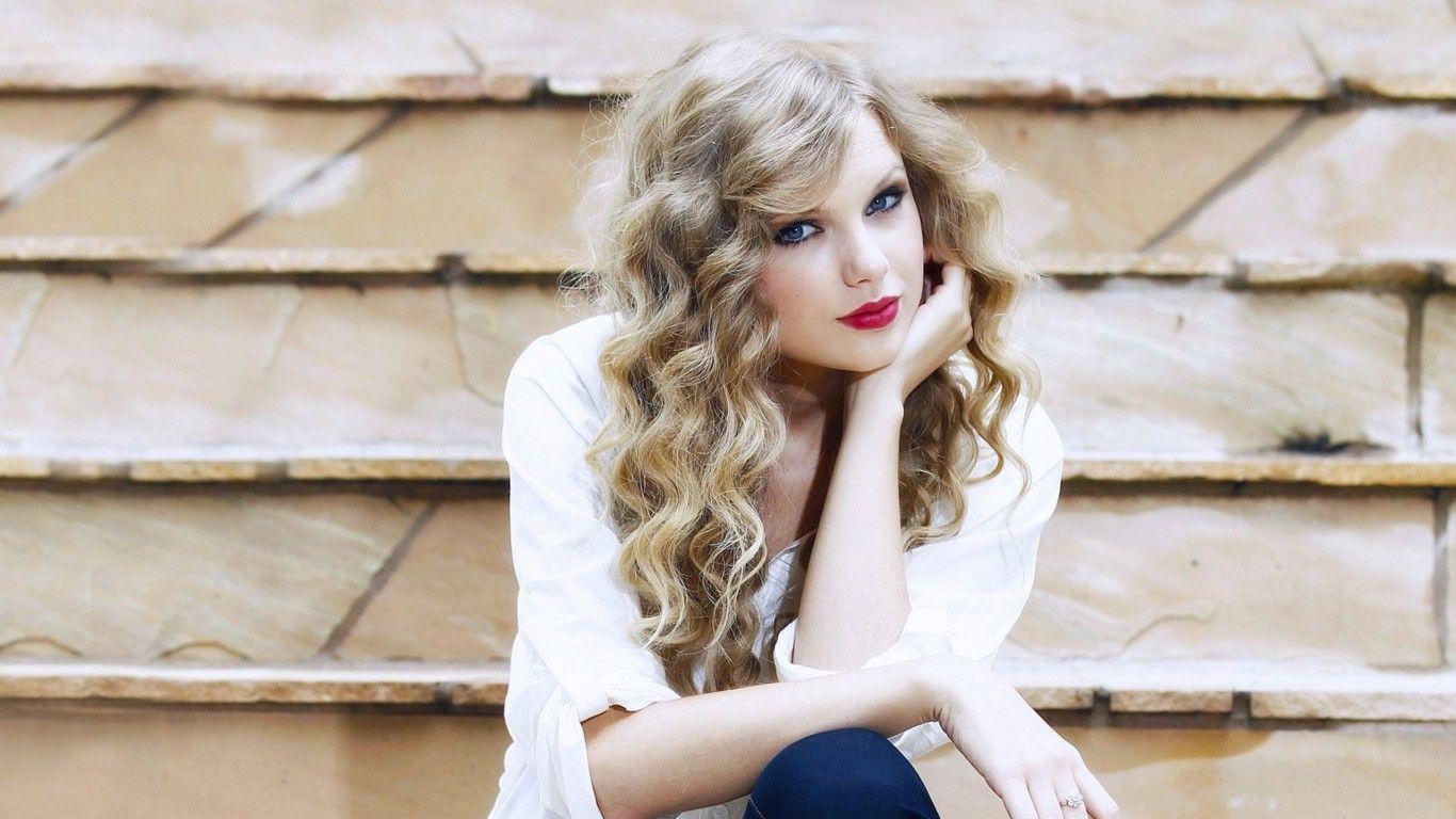 Taylor Swift Red Lips HD Wallpaper HD Wallpaper