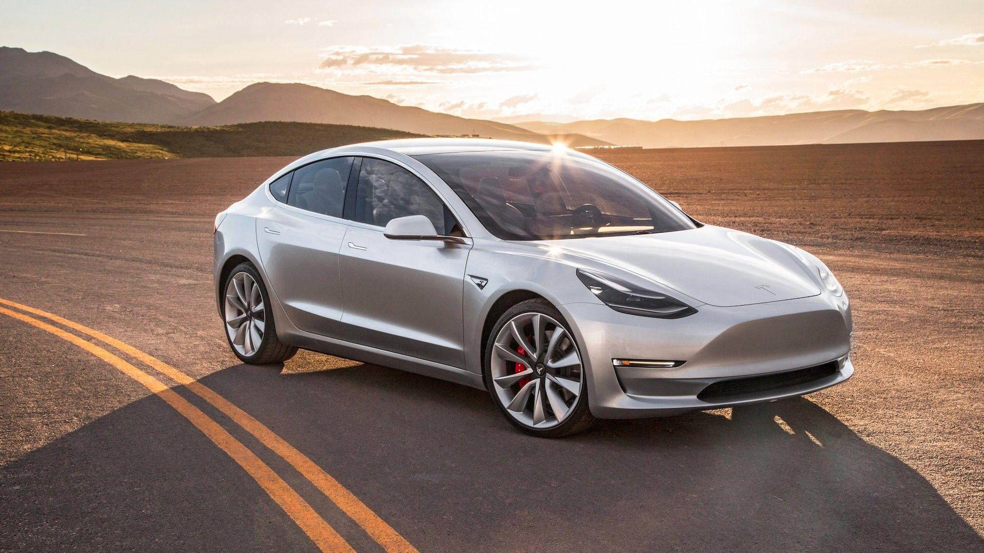 Tesla raises $1.2 billion for Model 3 launch