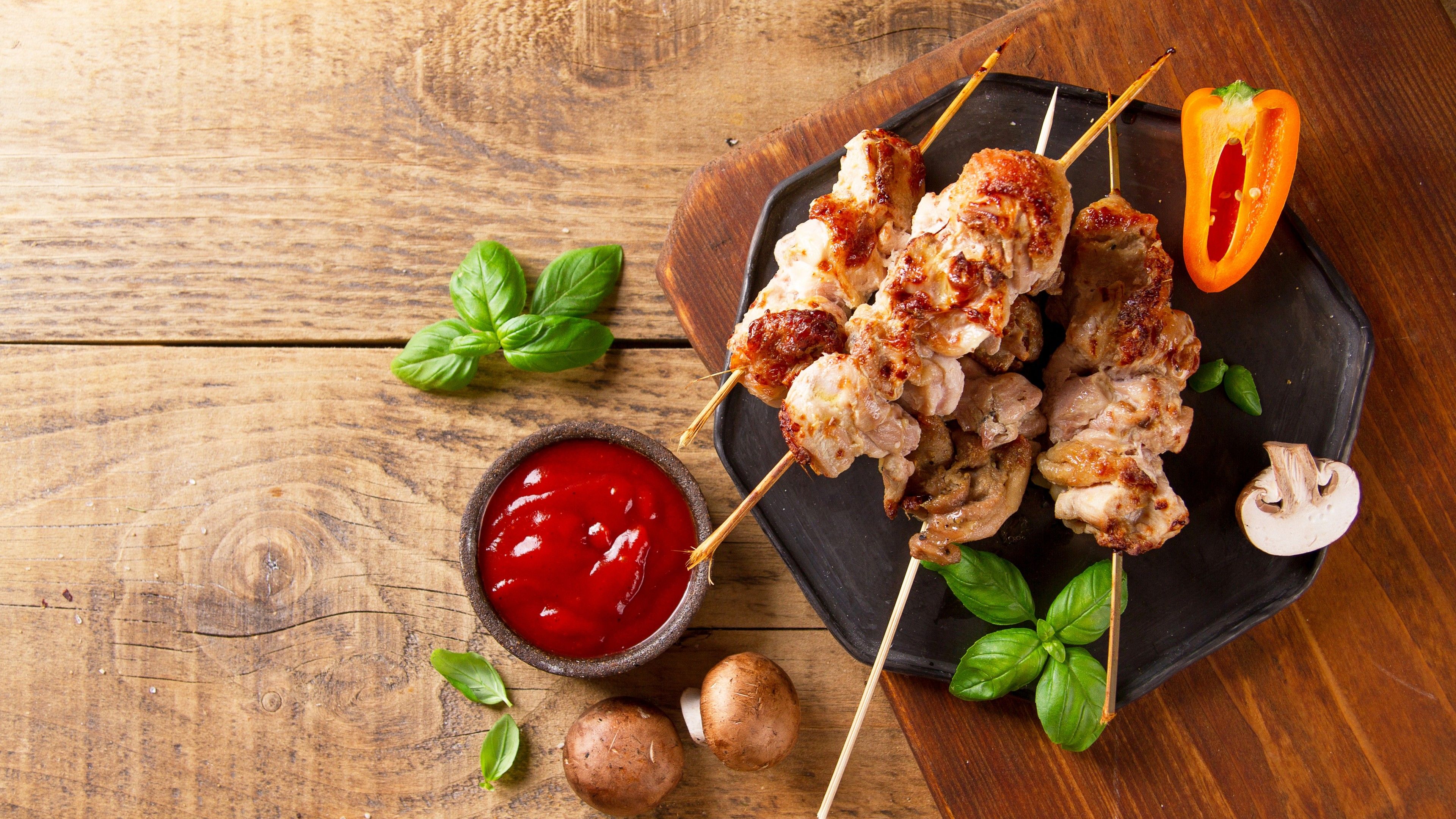 Download 3840x2160 Meat, Barbecue, Ketchup, Vegetables, Kebab, Yummy