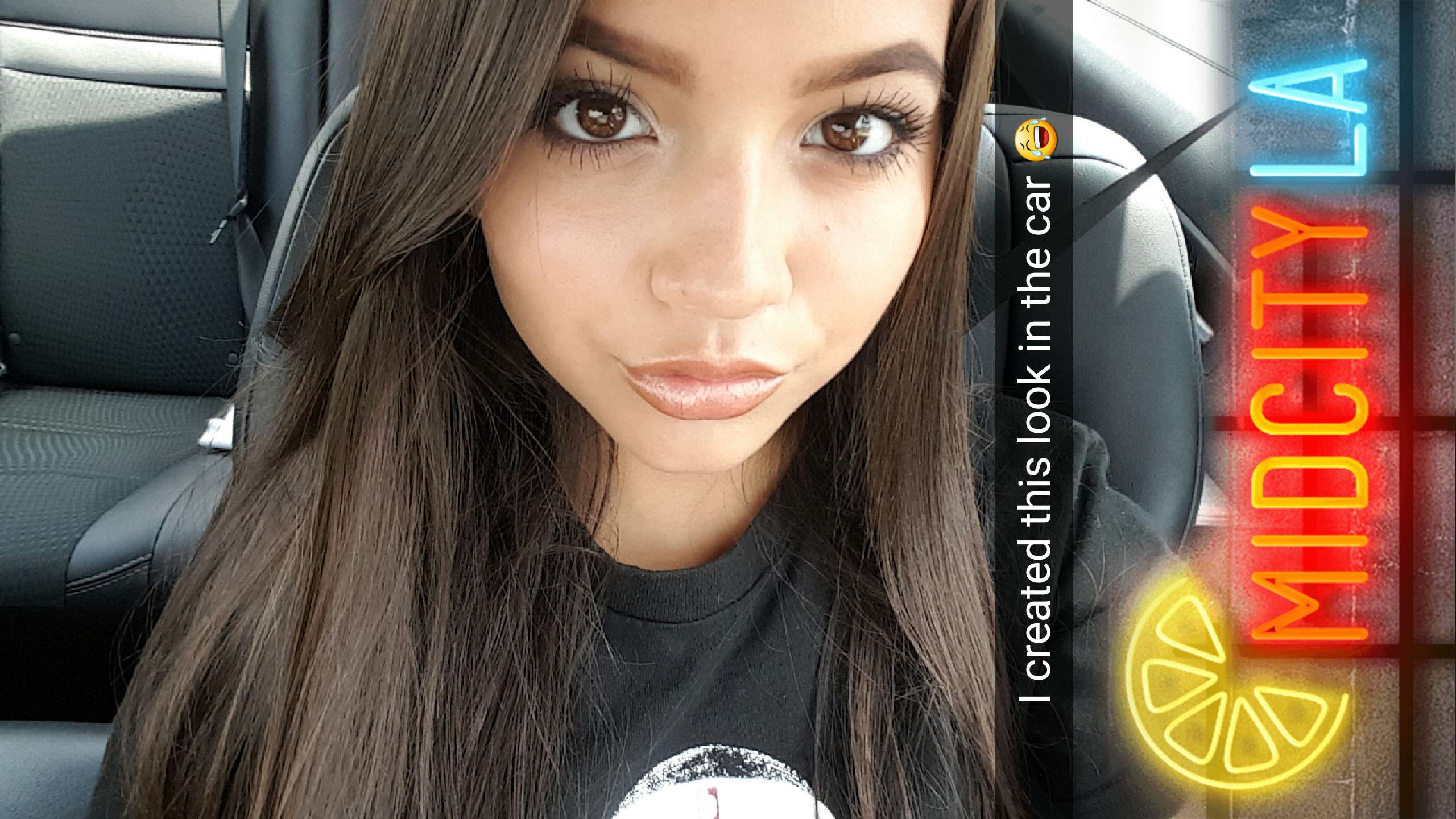 Papi изабела монер. Изабелла манер 2022. Isabella Moner snapchat. Изабела Монер сигна. Изабелла манер на рабочий стол.