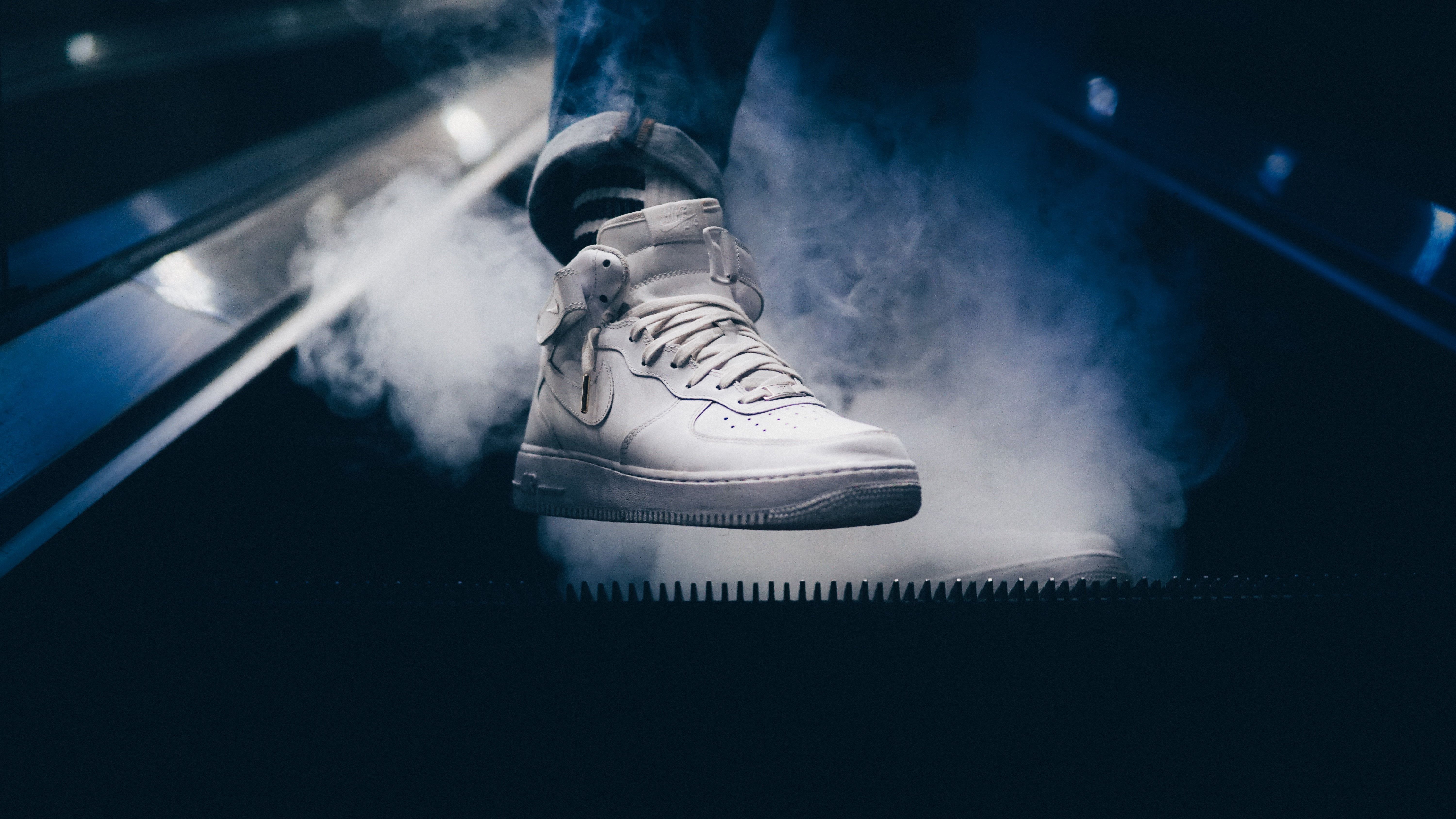 Unpaired white Nike Air Force 1 high HD wallpapers
