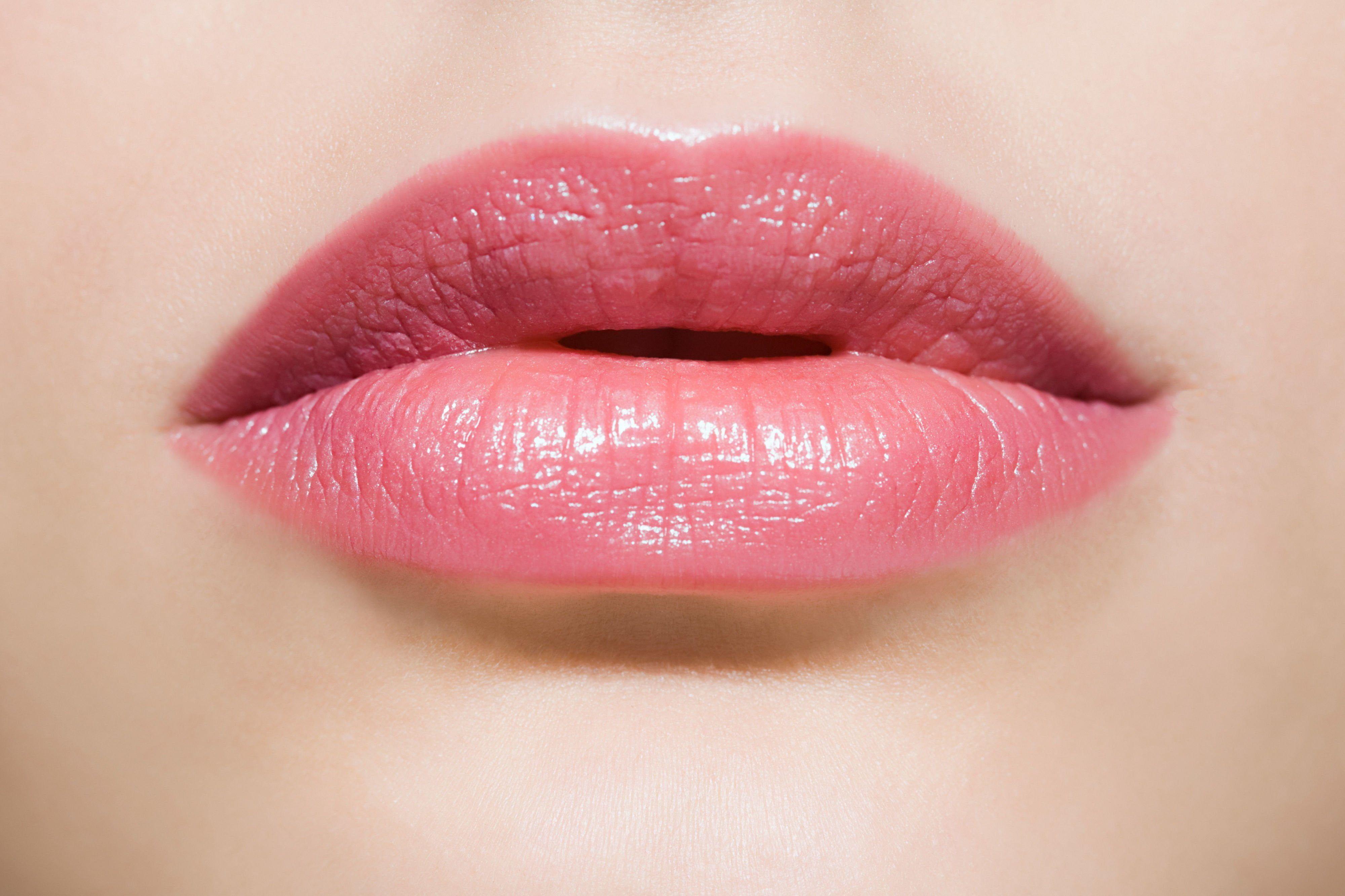 Pink lips HD wallpaper