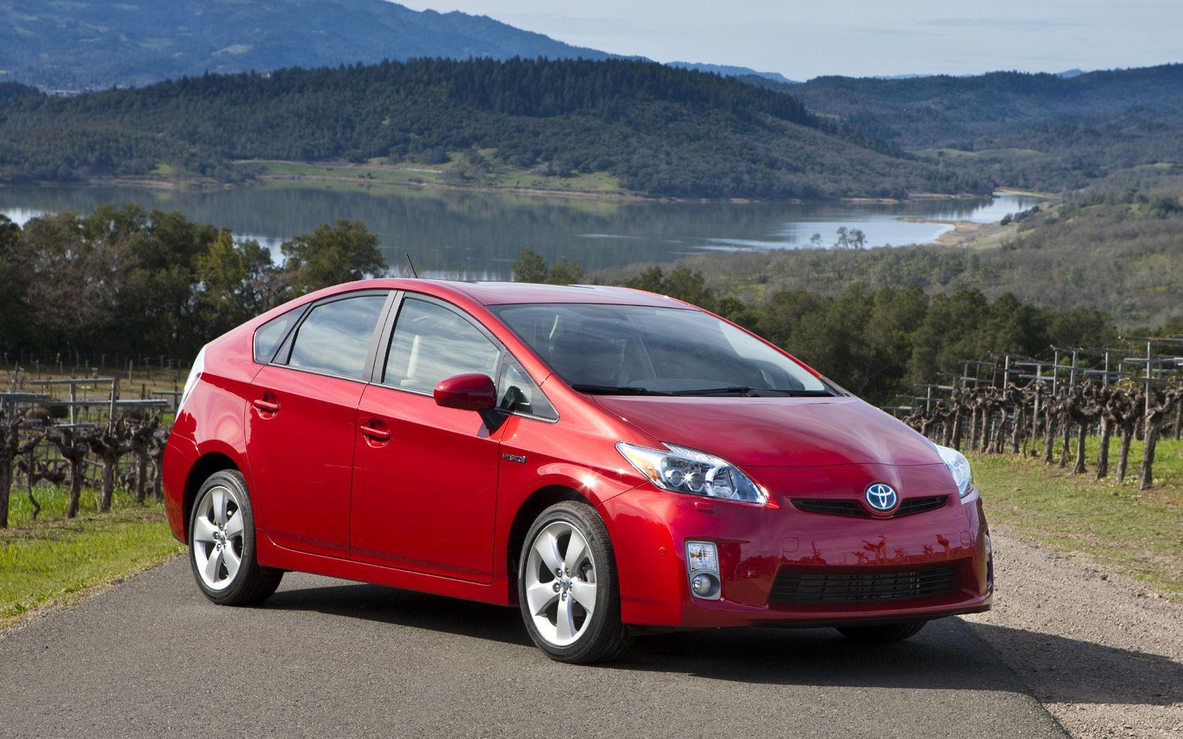 Toyota Prius Hybrid, Touring Widescreen Wallpaper / Desktop