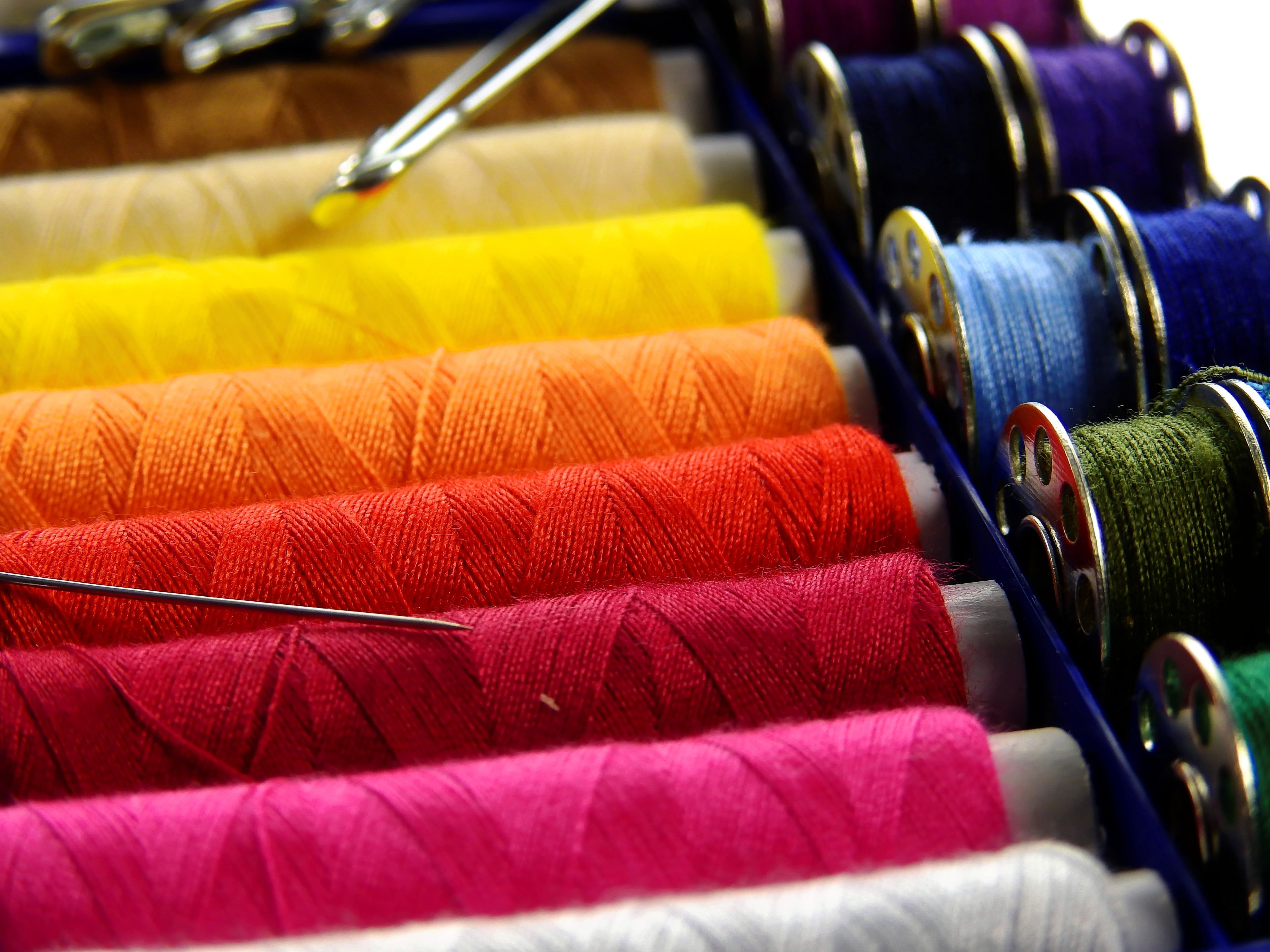 Photography of sewing threads HD wallpaper