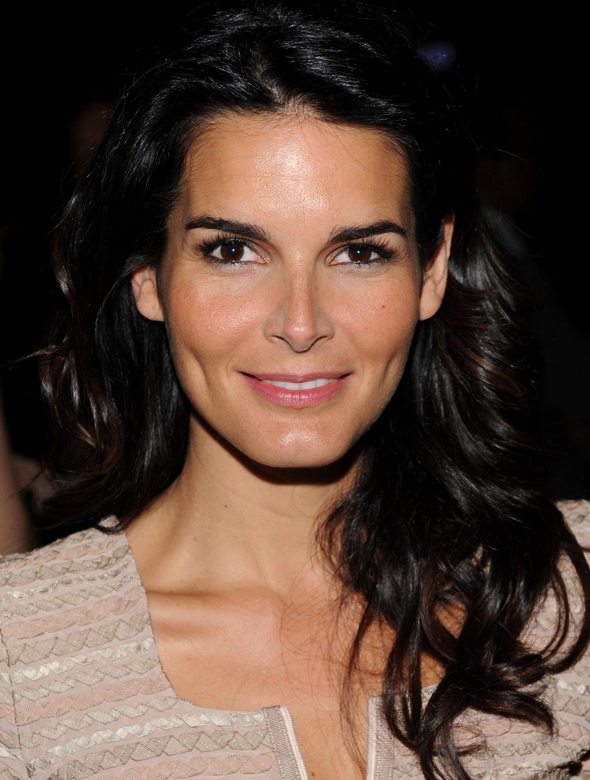 Angie Harmon Angie Harmon HD Wallpaper for desktop download. Angie