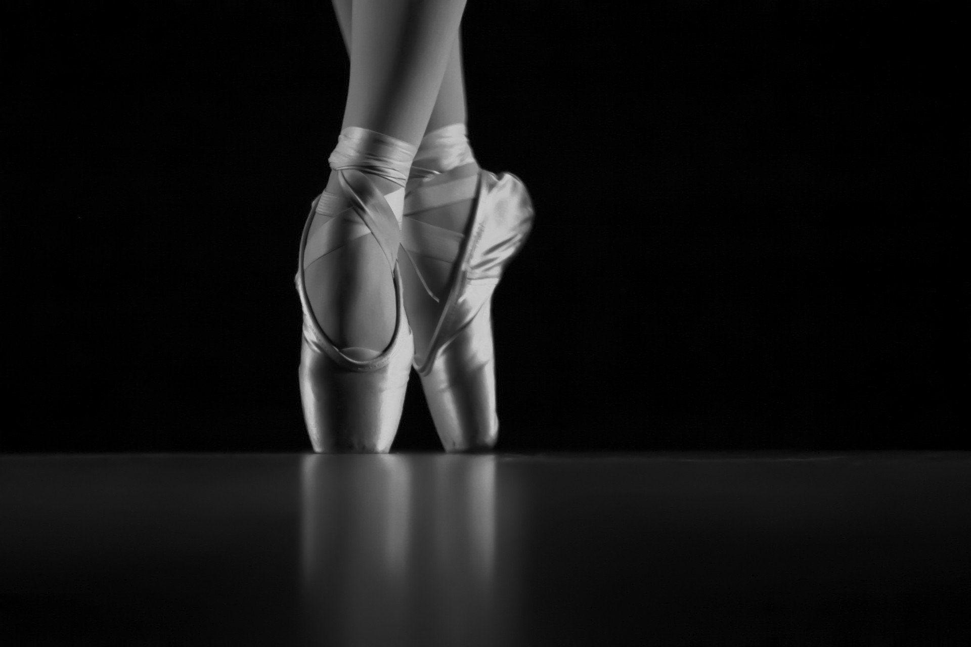 pointes ballet shoes monochrome HD wallpaper