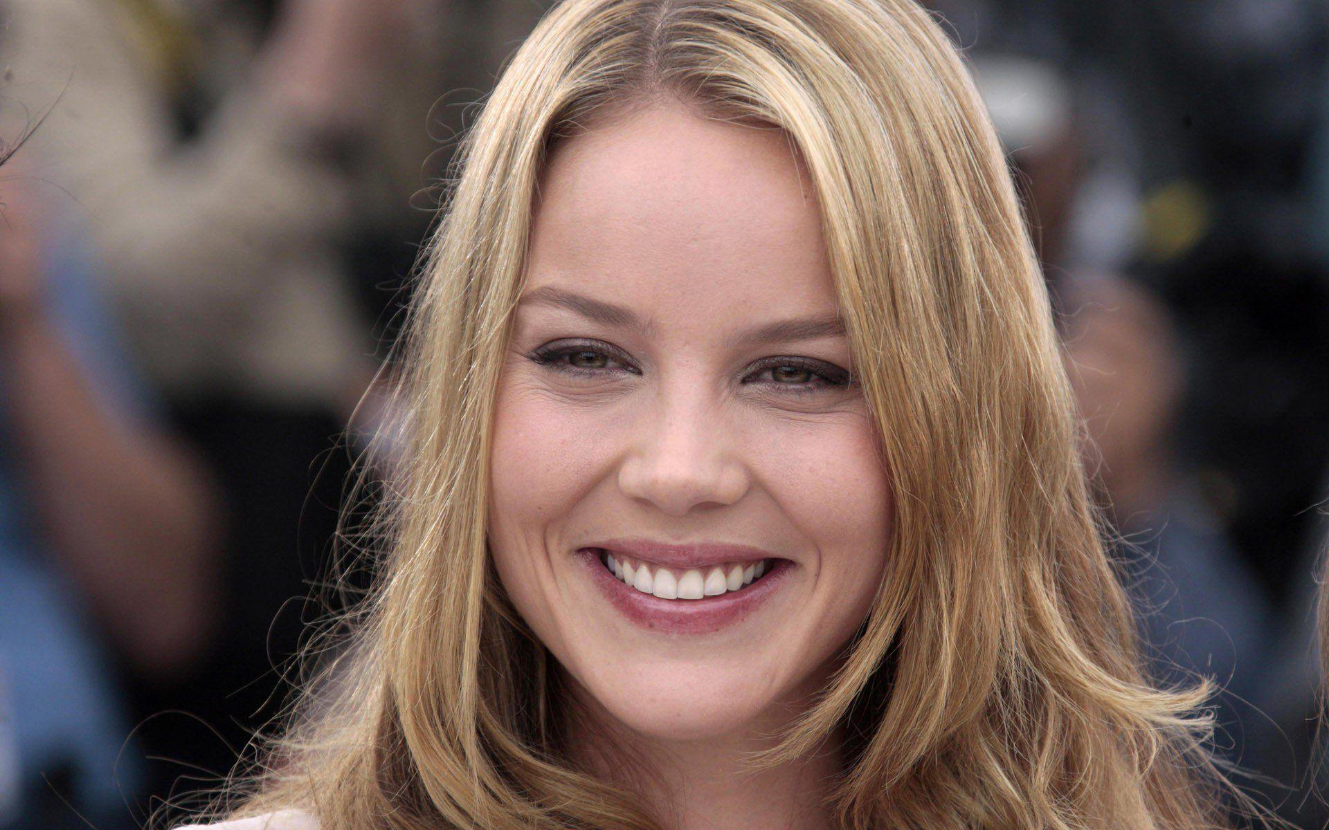 Abbie Cornish HD Wallpaper and Background Image