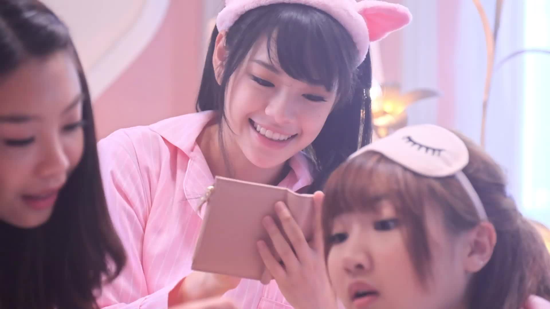 Fuji x BNK48 Cherprang cute. Find, Make & Share Gfycat GIFs