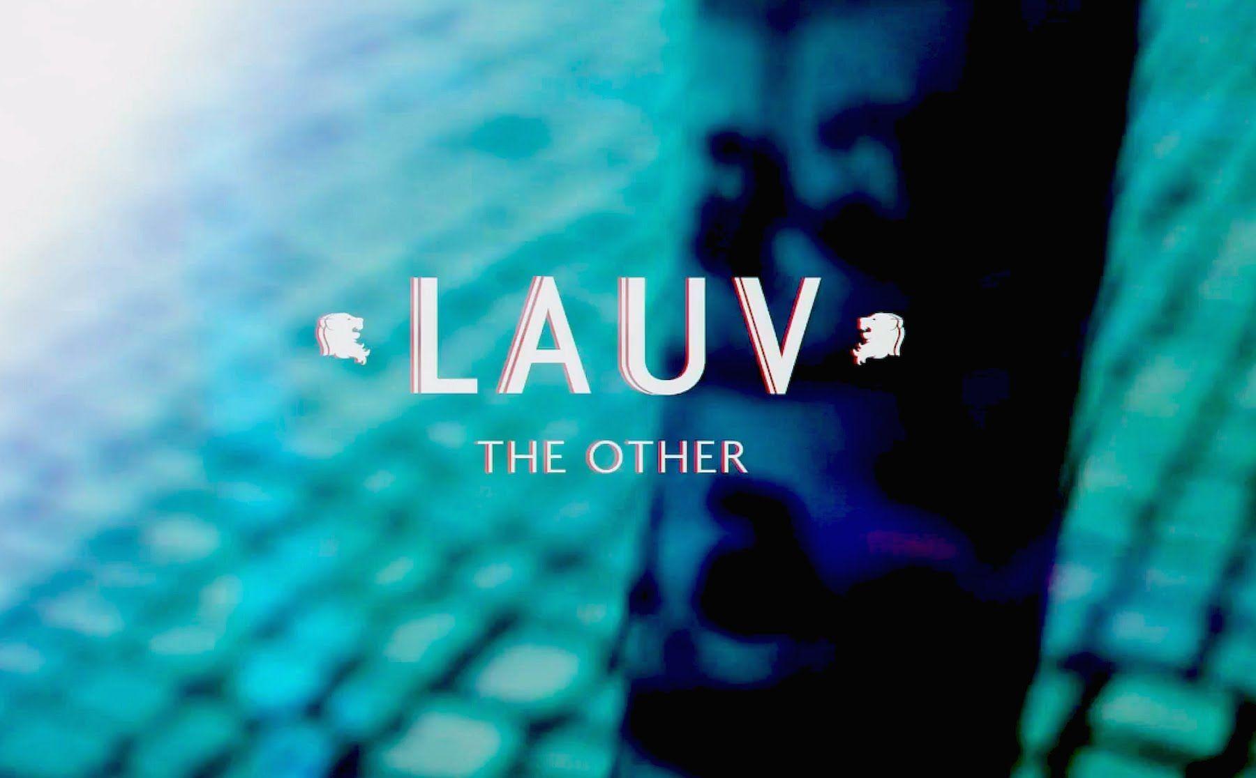 Love like that lauv. Lauv Shadow. Lauv Julia обложка. Лаув песни. Who [8d] 🎧 Lauv текст.