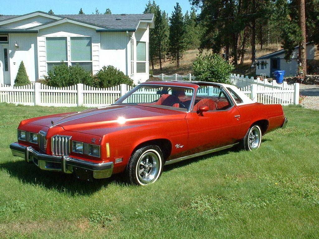 Pontiac Grand Prix LJ. The square headlights make this