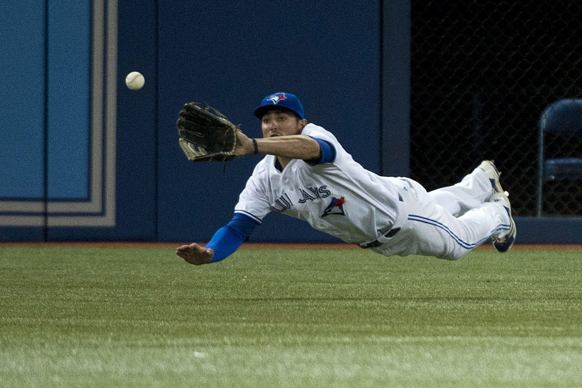 Blue Jays Beat Red Sox 4 3 In Extra Innings