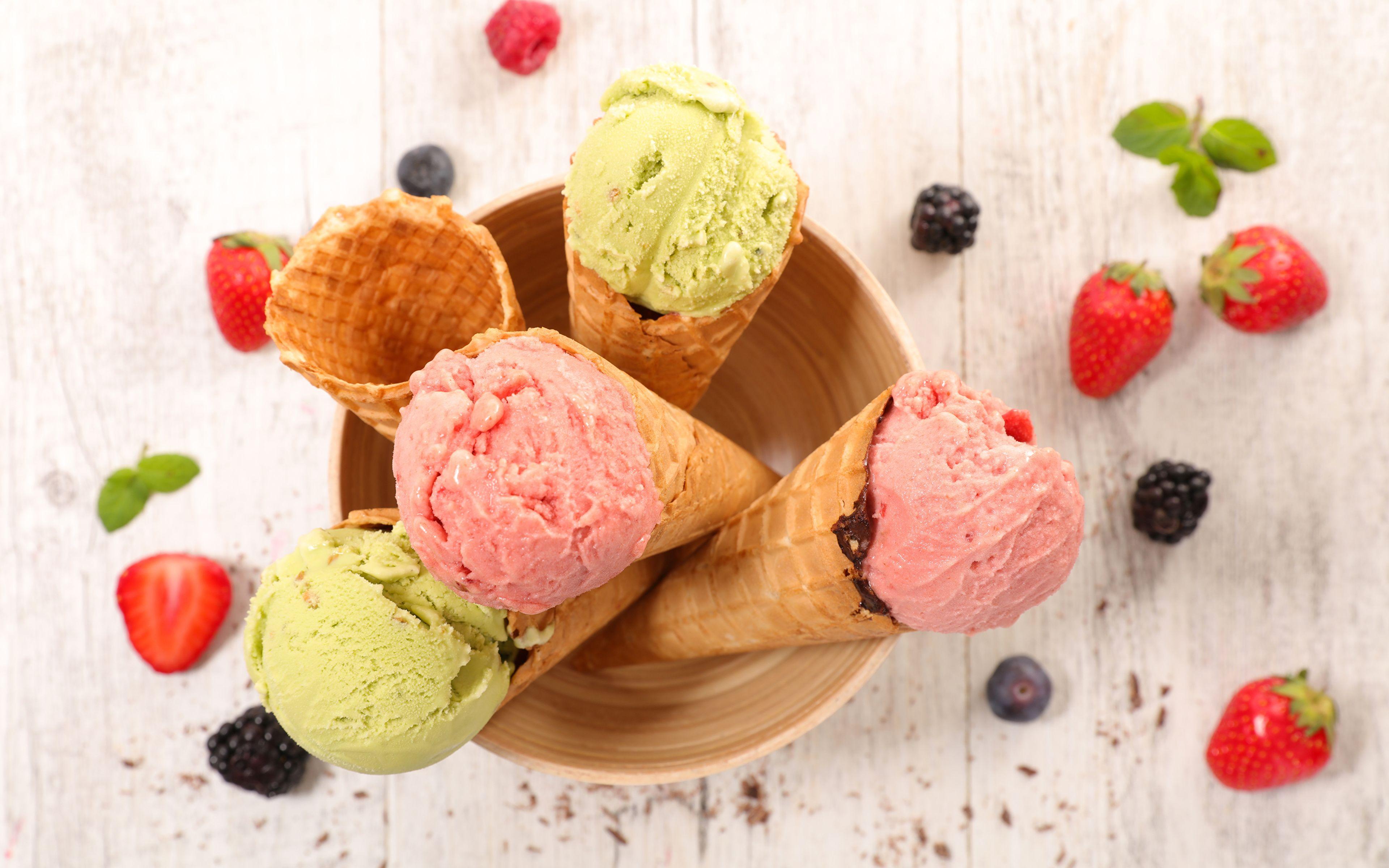 image Ice cream Blackberry Strawberry Food Sweets 3840x2400