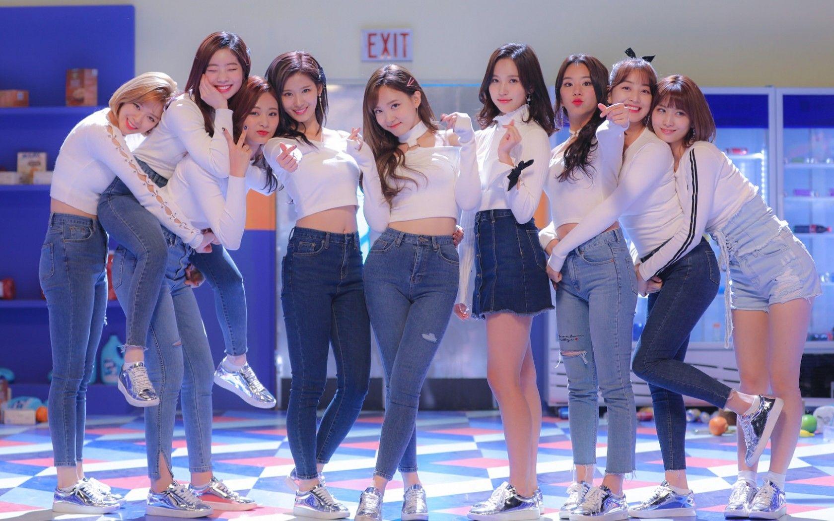 Download 1680x1050 Twice, Music Group, South Korean Band Wallpaper