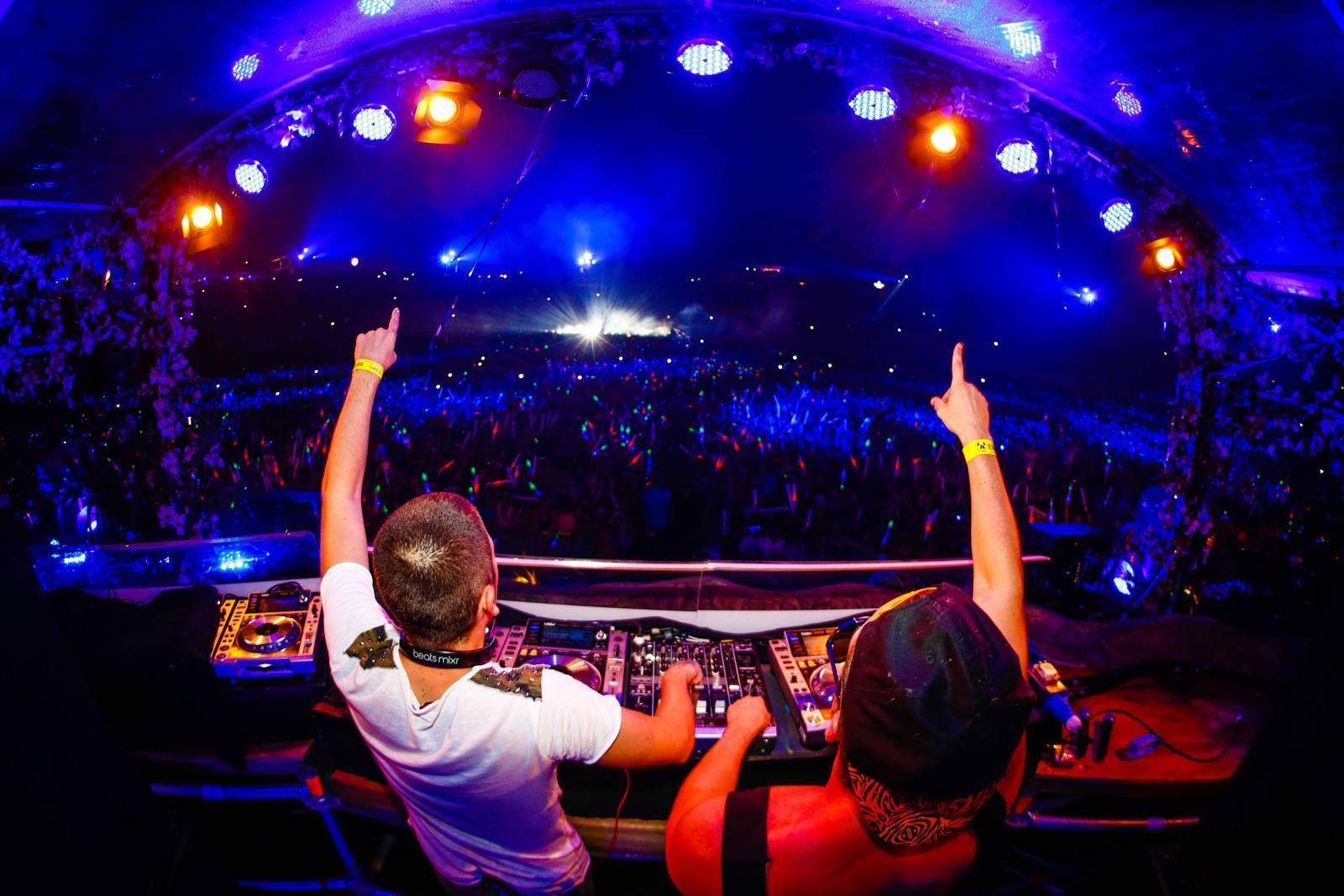 Dimitri Vegas & Like Mike Tomorrowland 2013. Music. Like mike