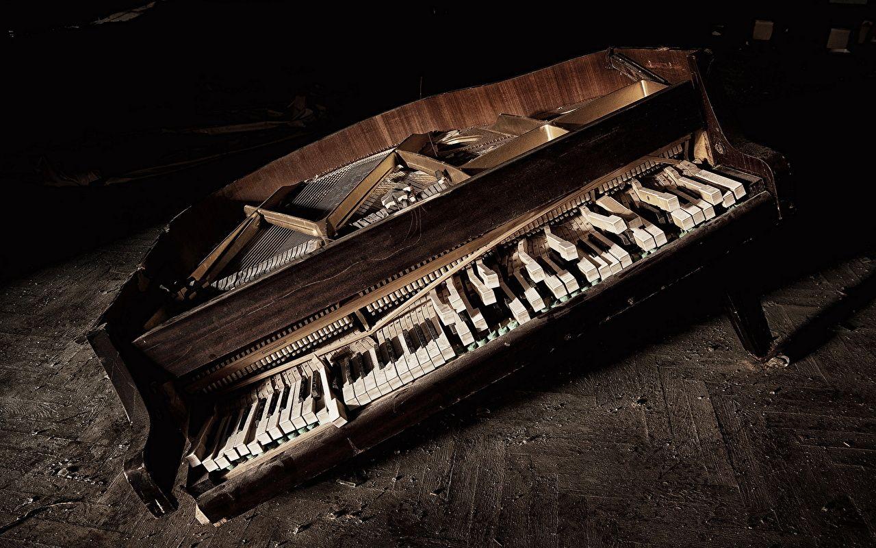 image A grand piano Old