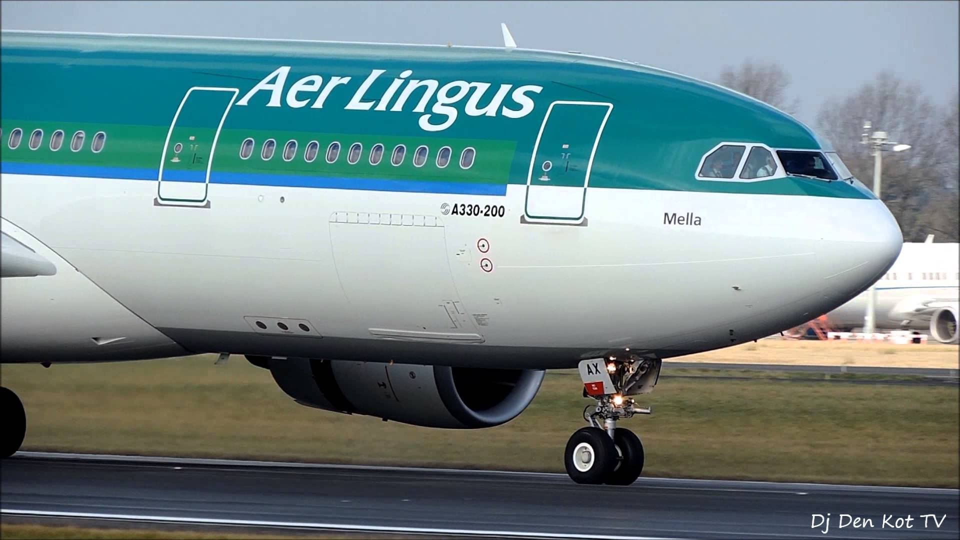 Aer Lingus Airbus A330 200 Landing Dublin Airport
