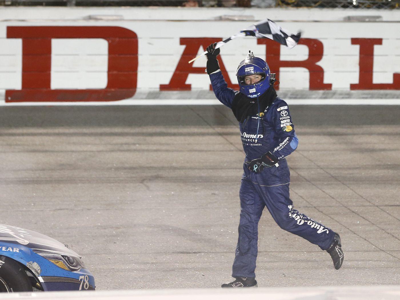 Martin Truex Jr. wins the 2016 Bojangles' Southern 500 at Darlington