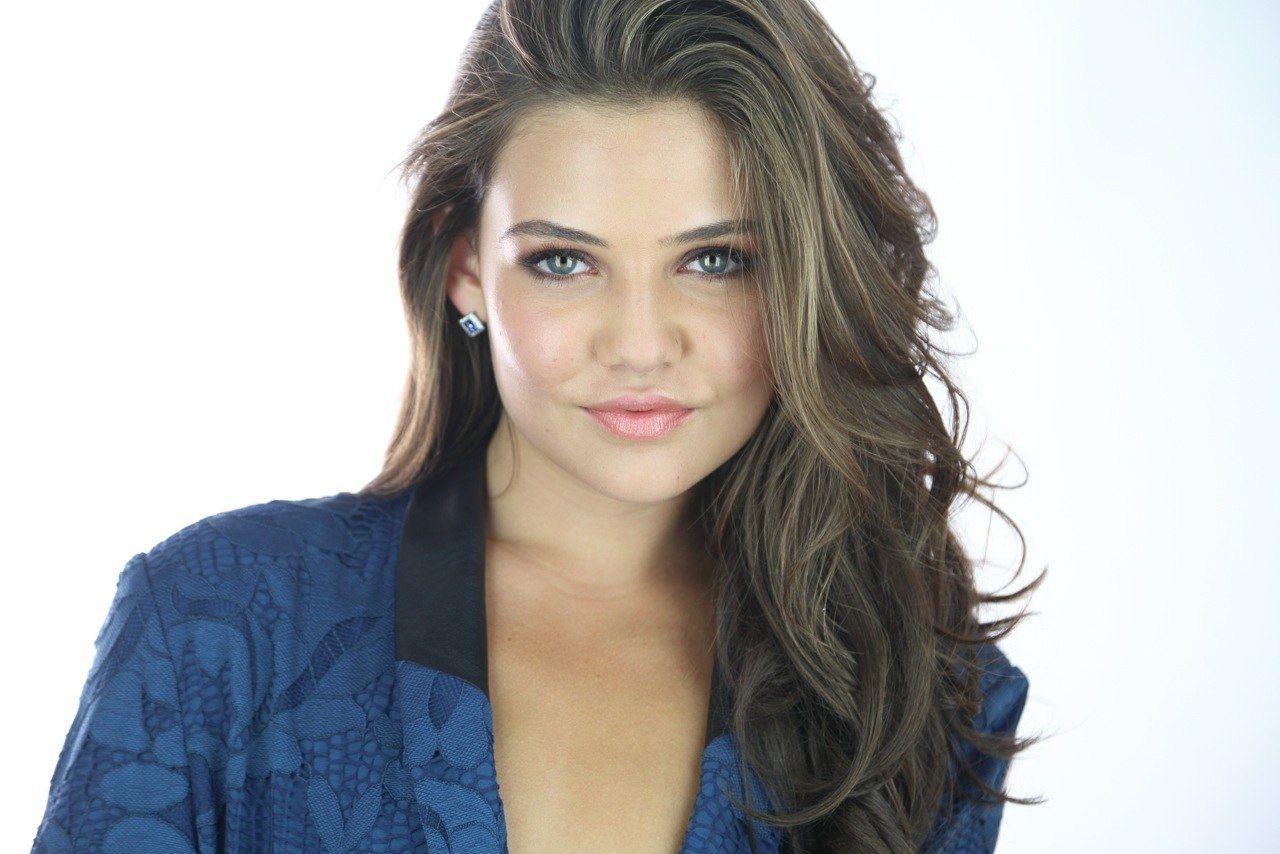 Danielle Campbell photo gallery